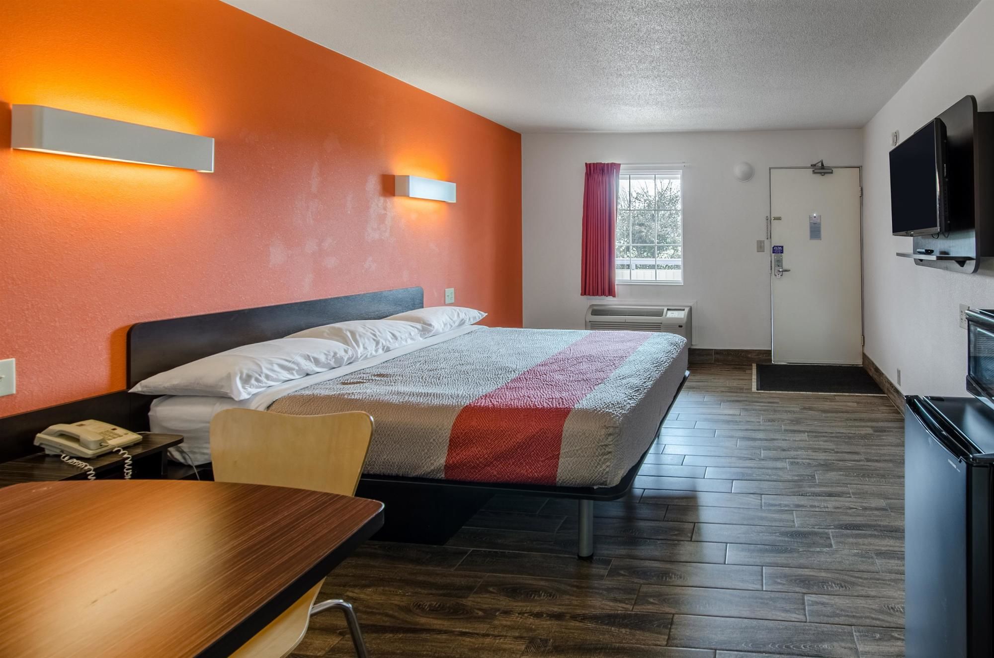 Motel 6
