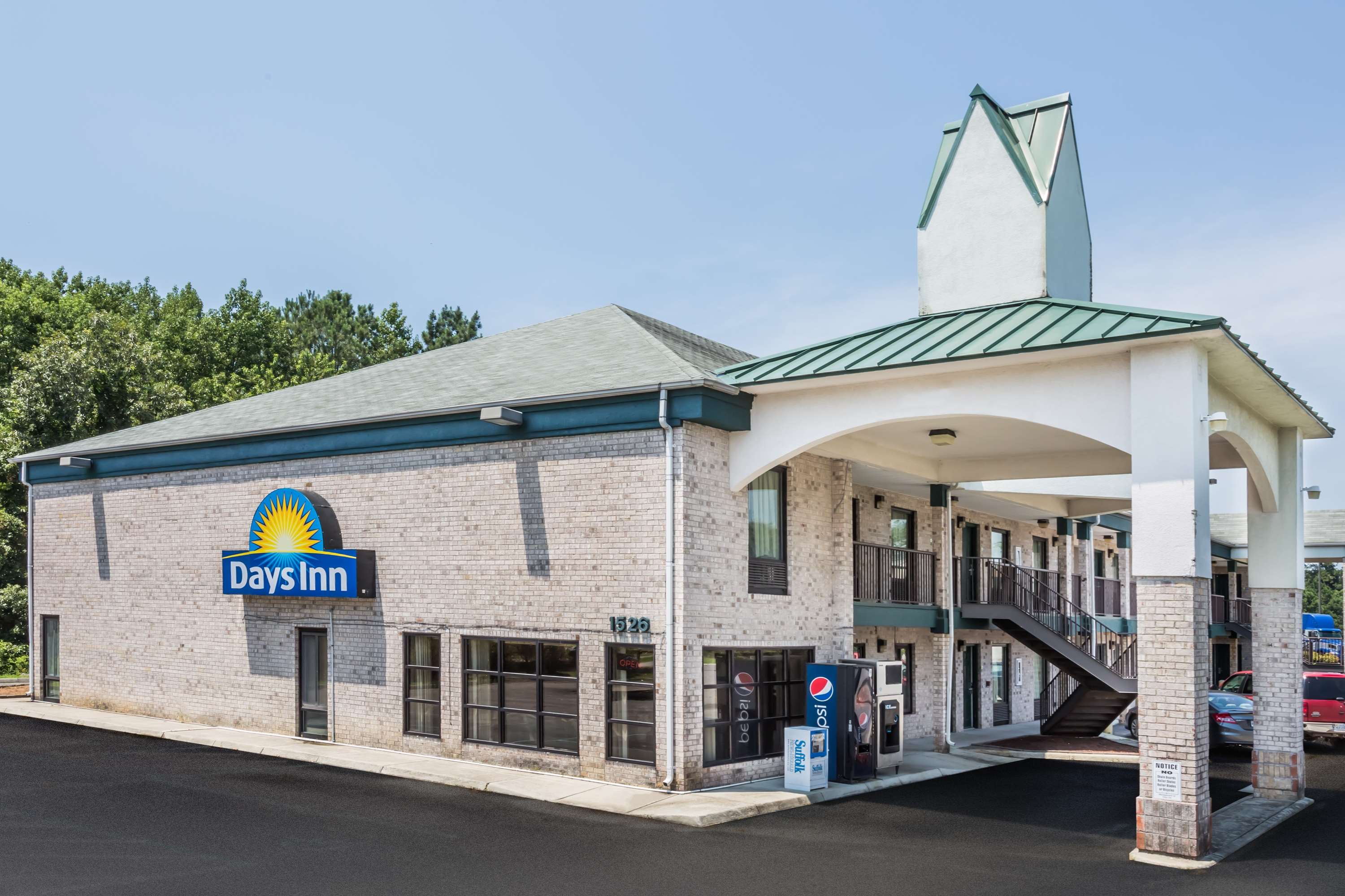 Brentwood Inn & Suites
