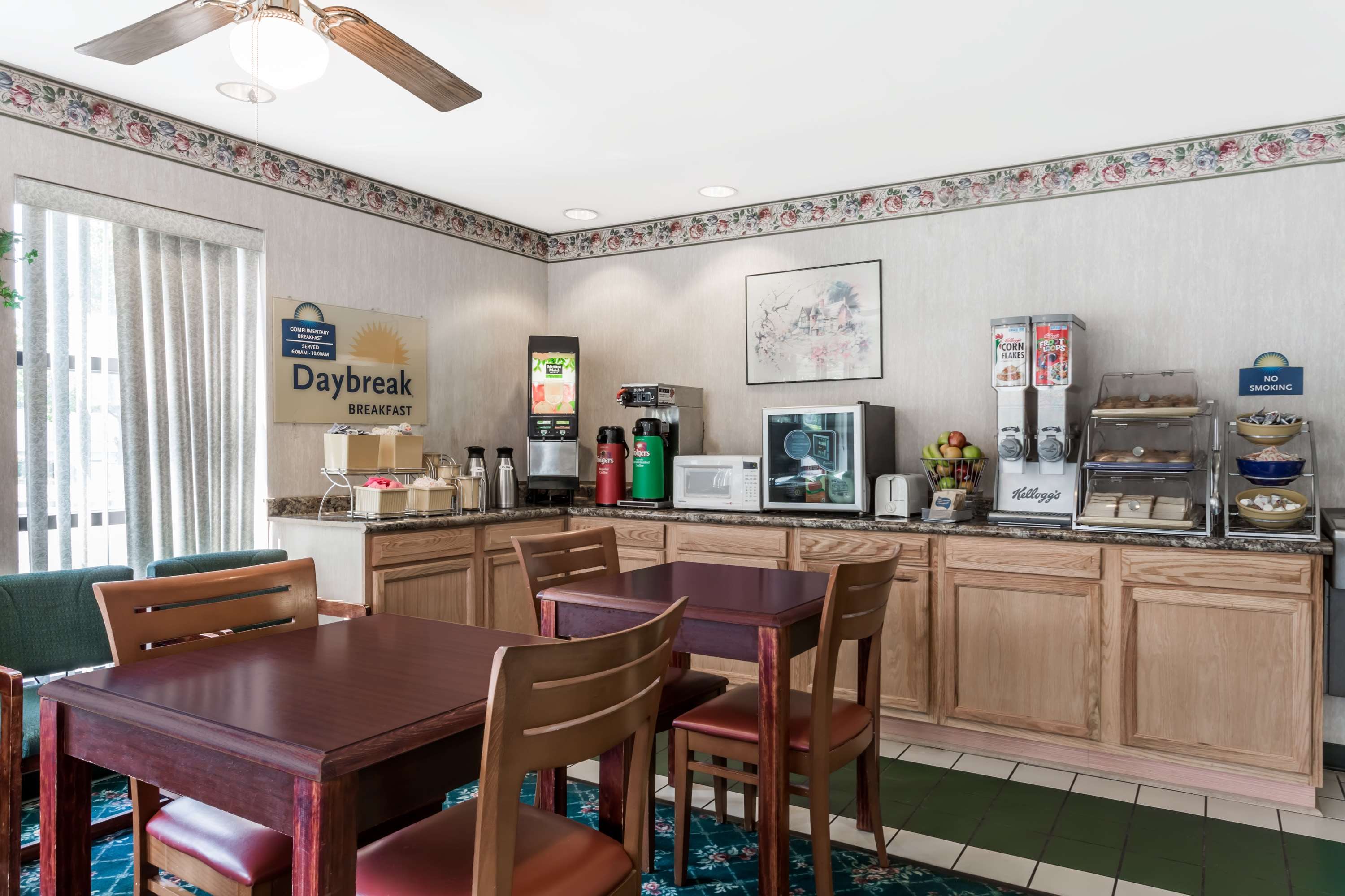 Brentwood Inn & Suites