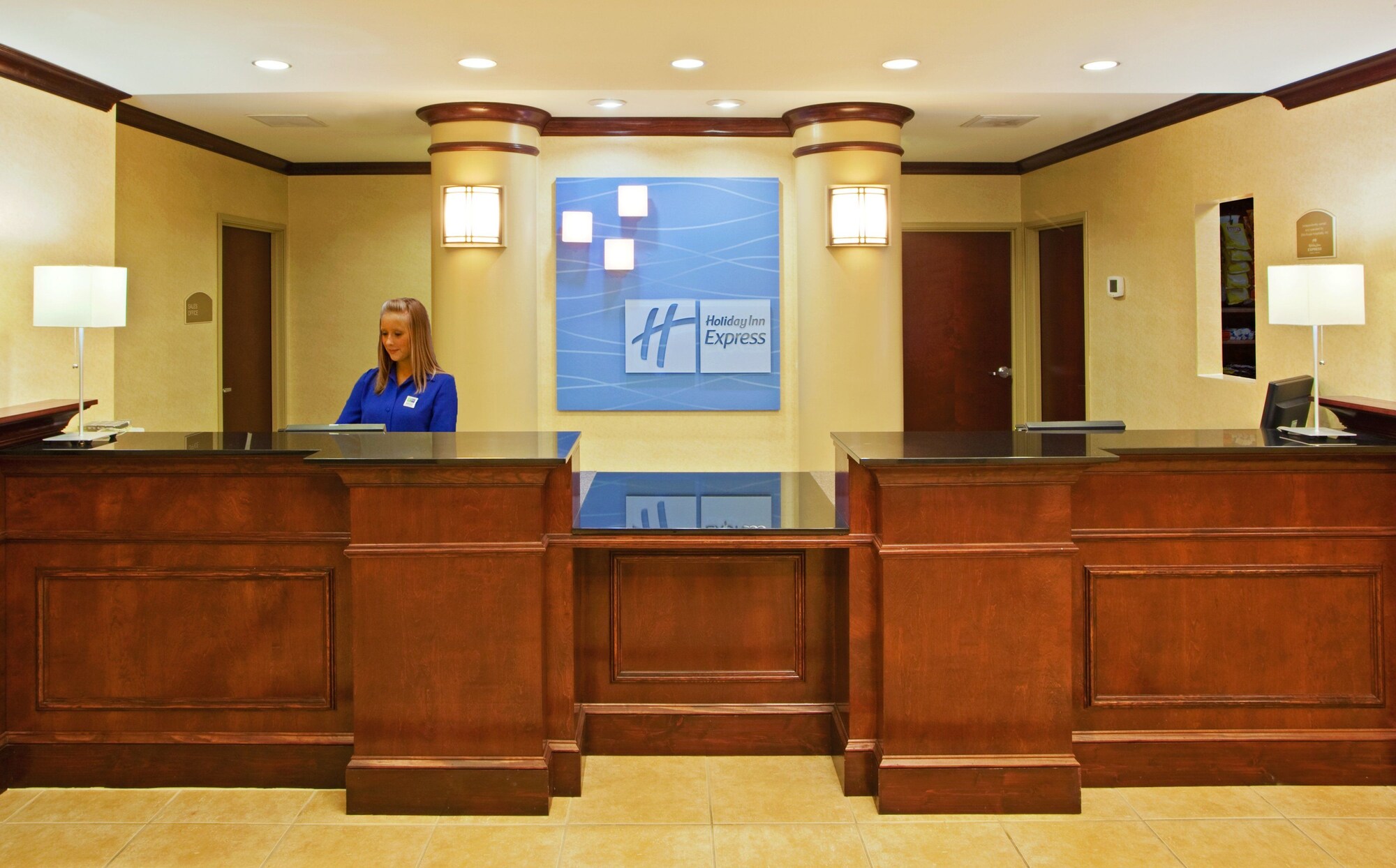 Holiday Inn Express & Suites Tappahannock