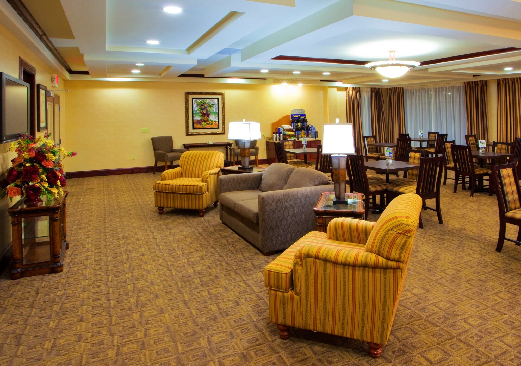 Holiday Inn Express & Suites Tappahannock
