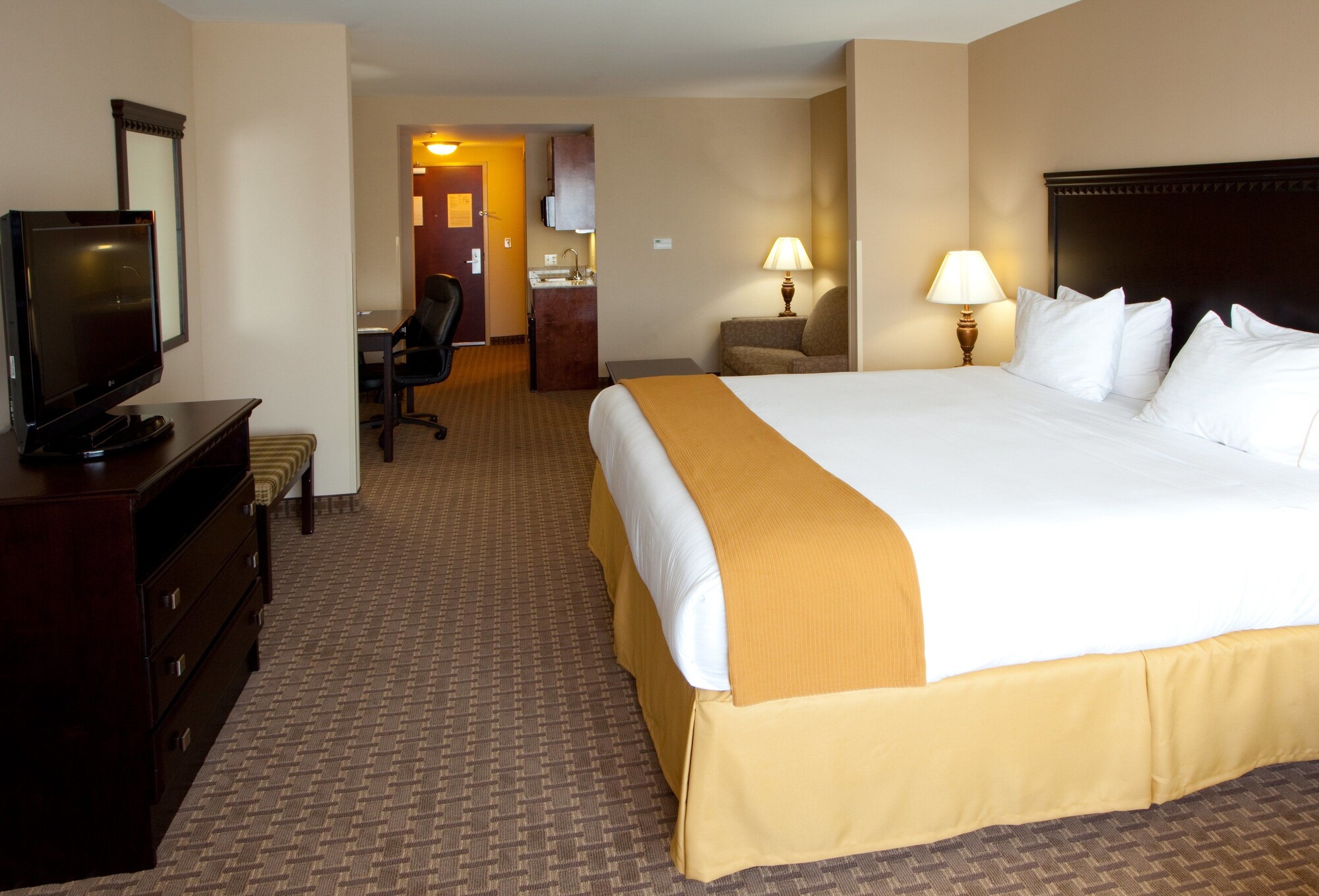 Holiday Inn Express & Suites Tappahannock