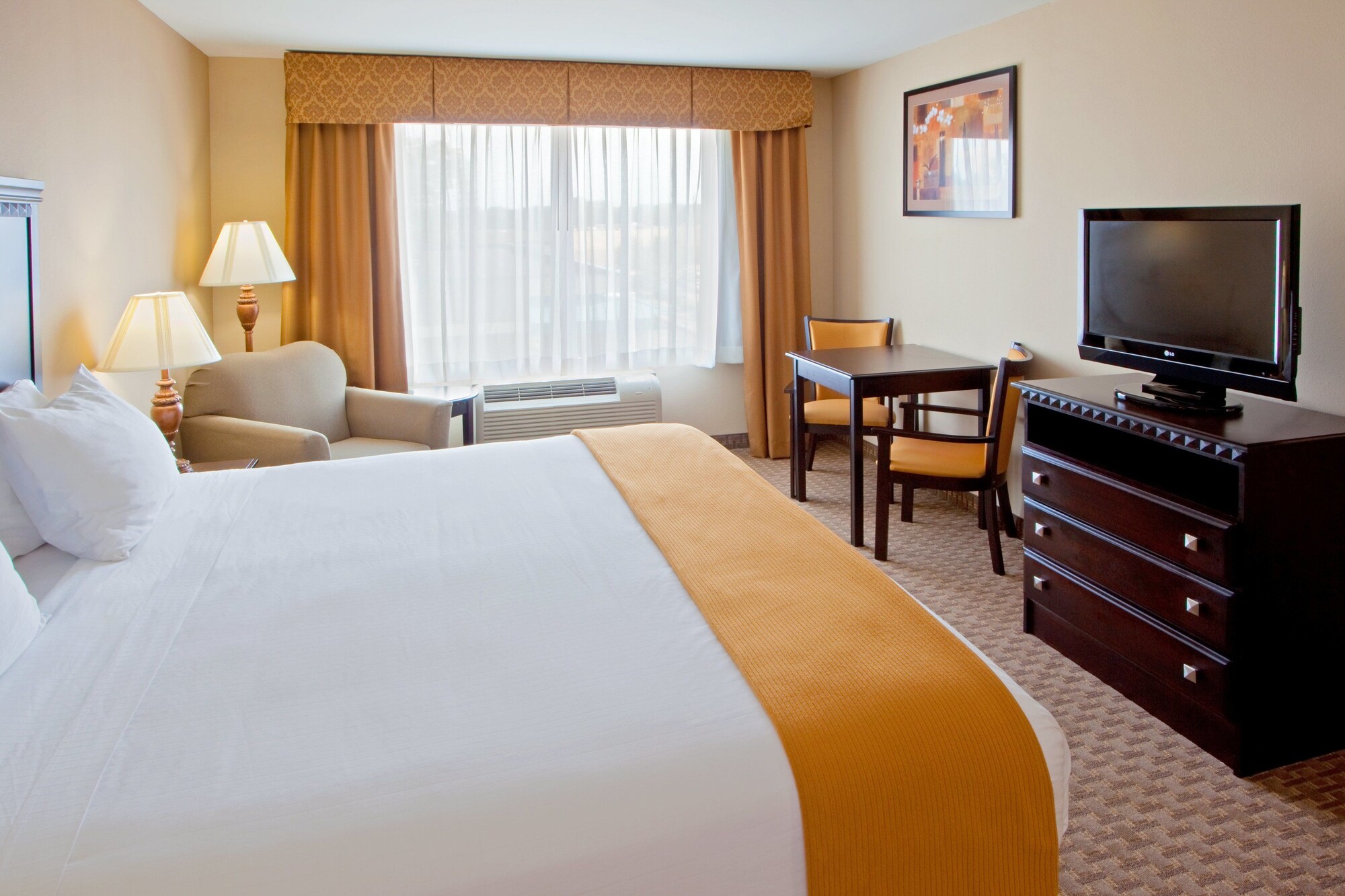 Holiday Inn Express & Suites Tappahannock