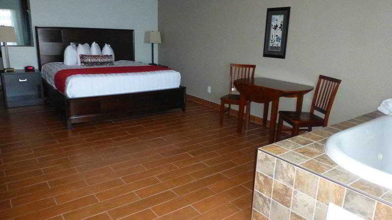 Best Western Plus Sandcastle Beachfront Hotel