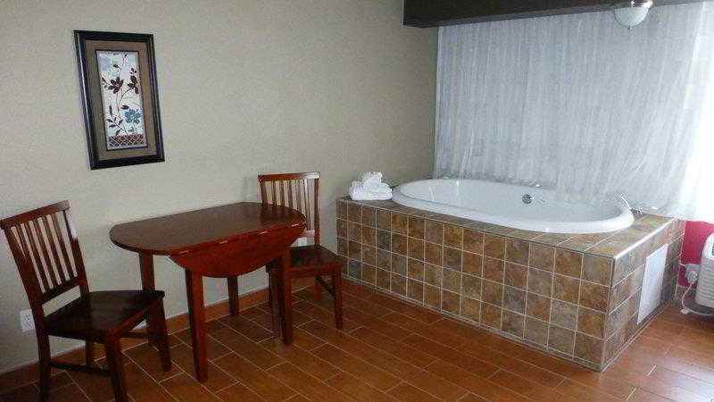 Best Western Plus Sandcastle Beachfront Hotel