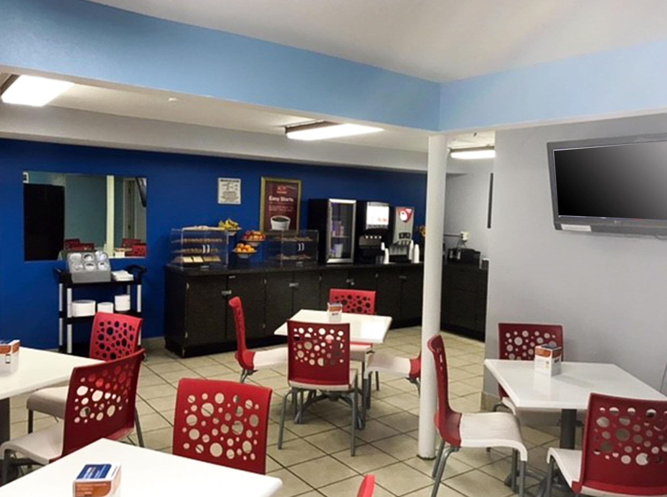 Econo Lodge Inn & Suites I-64 & US 13