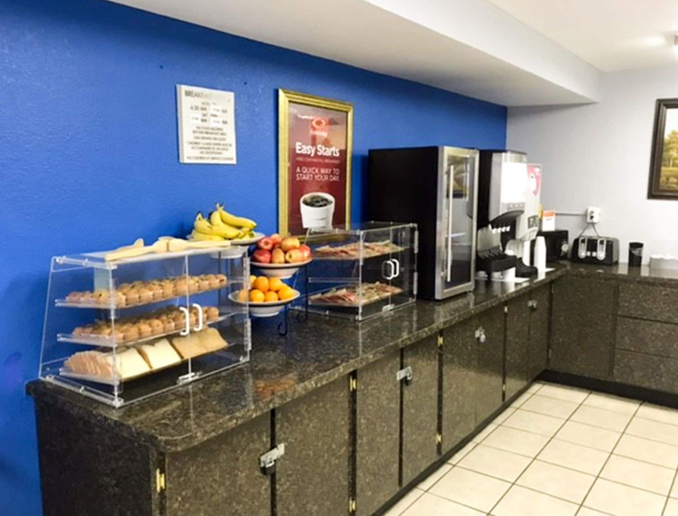 Econo Lodge Inn & Suites I-64 & US 13