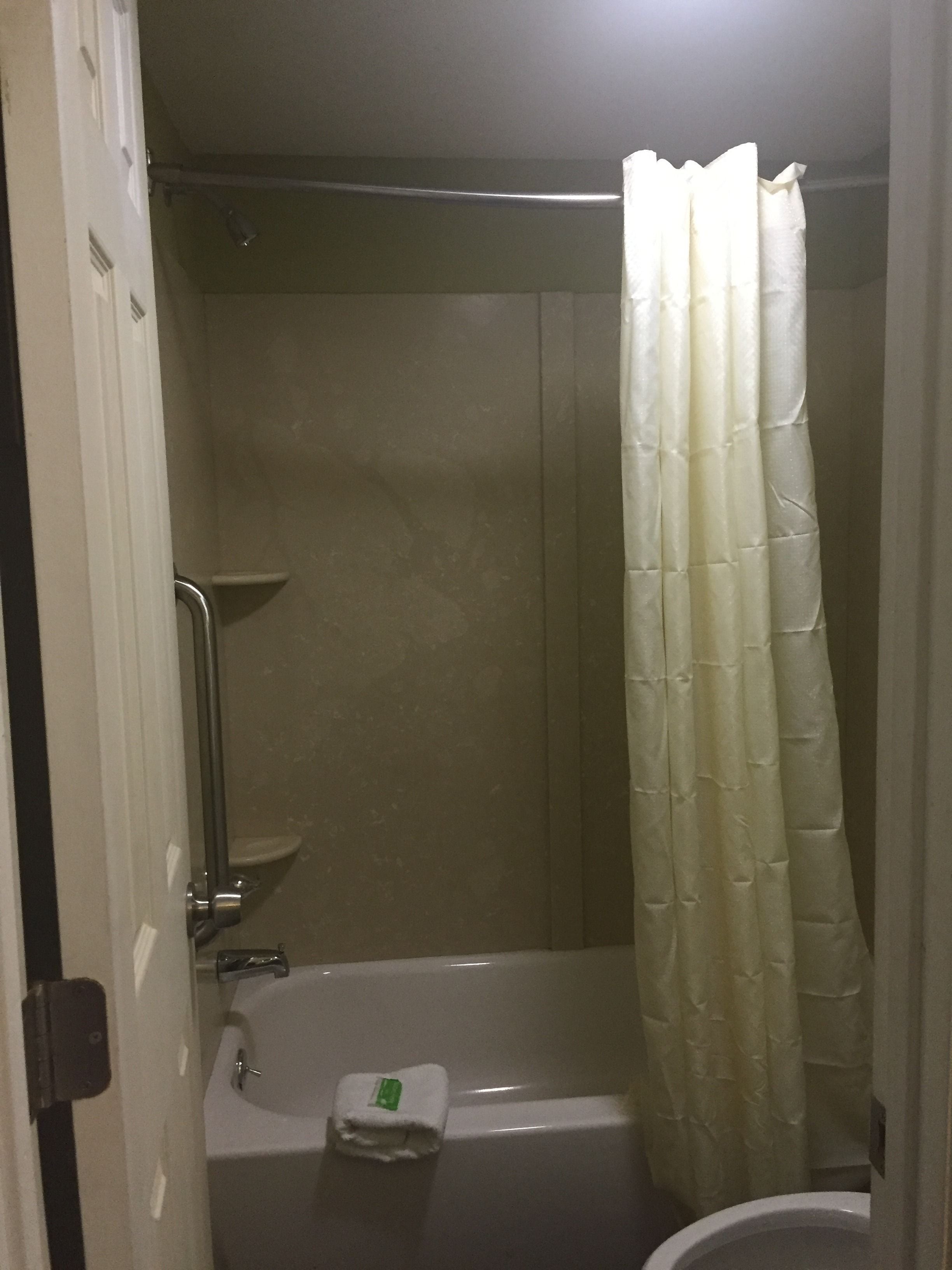 Econo Lodge Inn & Suites I-64 & US 13