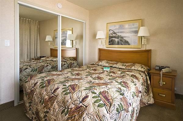 Four Sails Resort