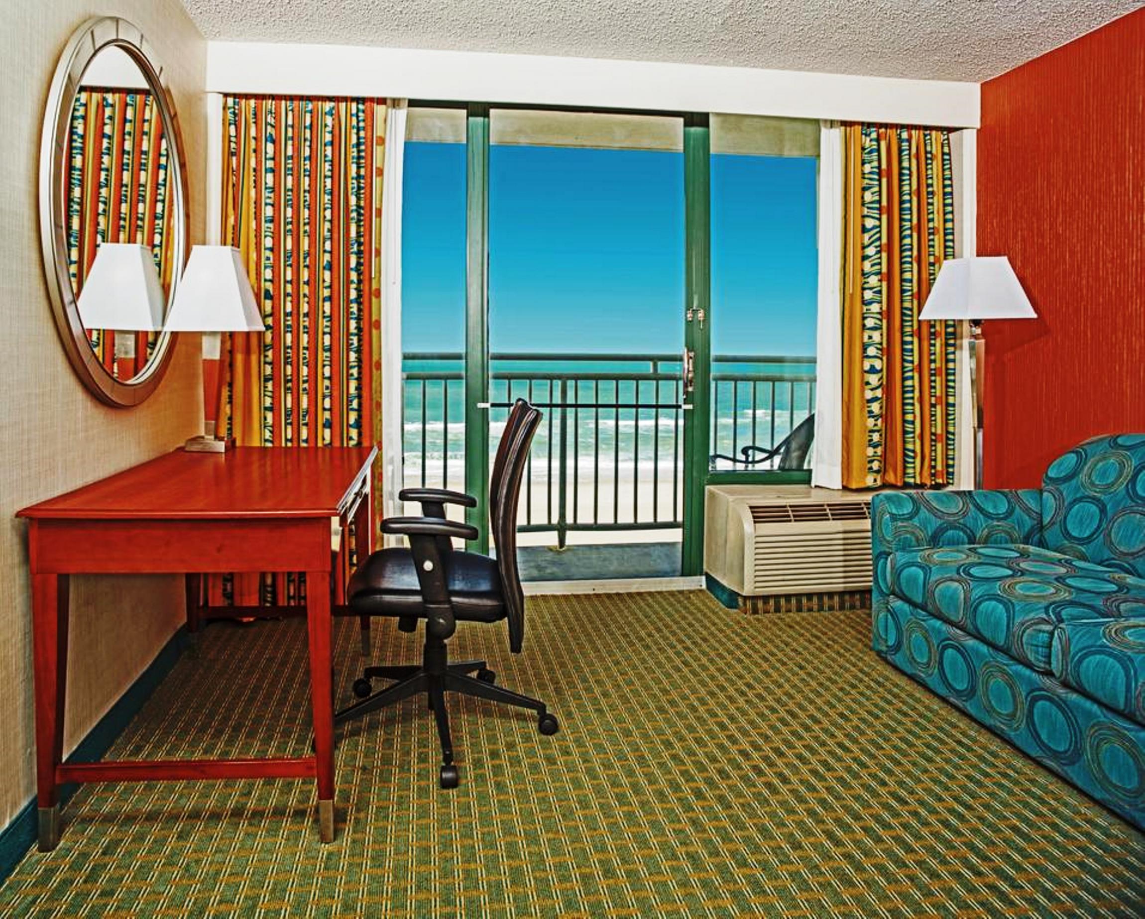 Holiday Inn Express Hotel & Suites Virginia Beach Oceanfront