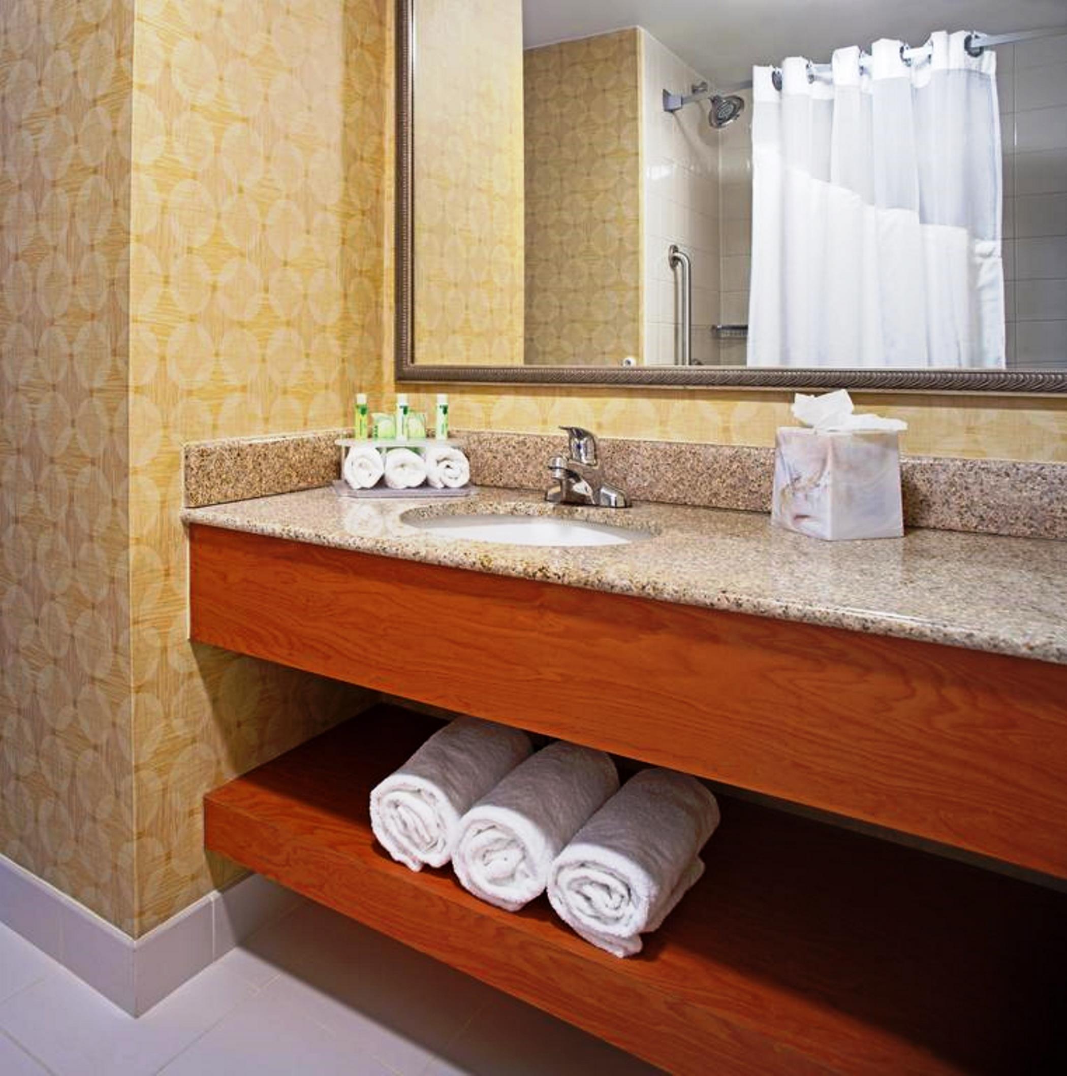 Holiday Inn Express Hotel & Suites Virginia Beach Oceanfront