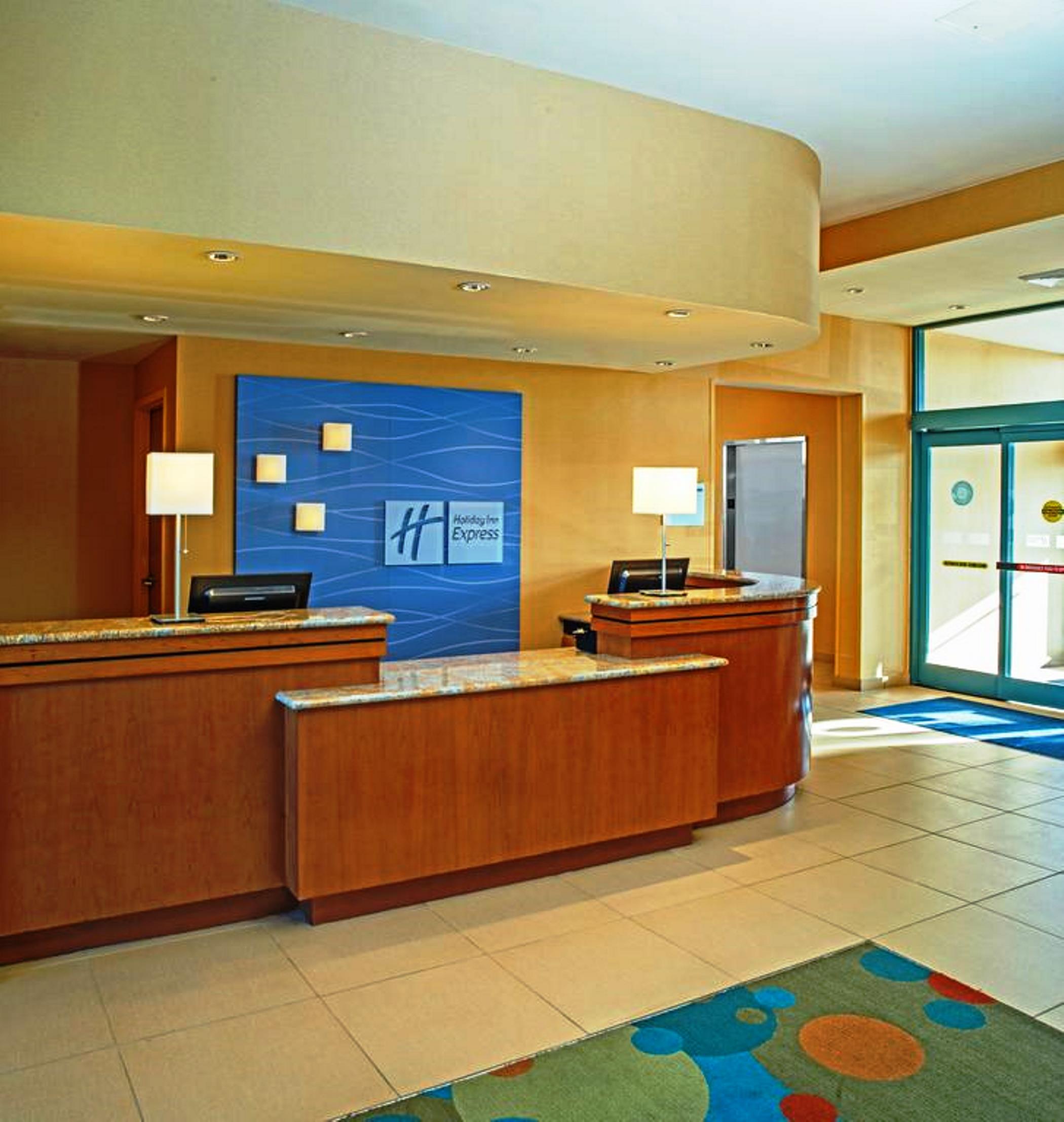 Holiday Inn Express Hotel & Suites Virginia Beach Oceanfront