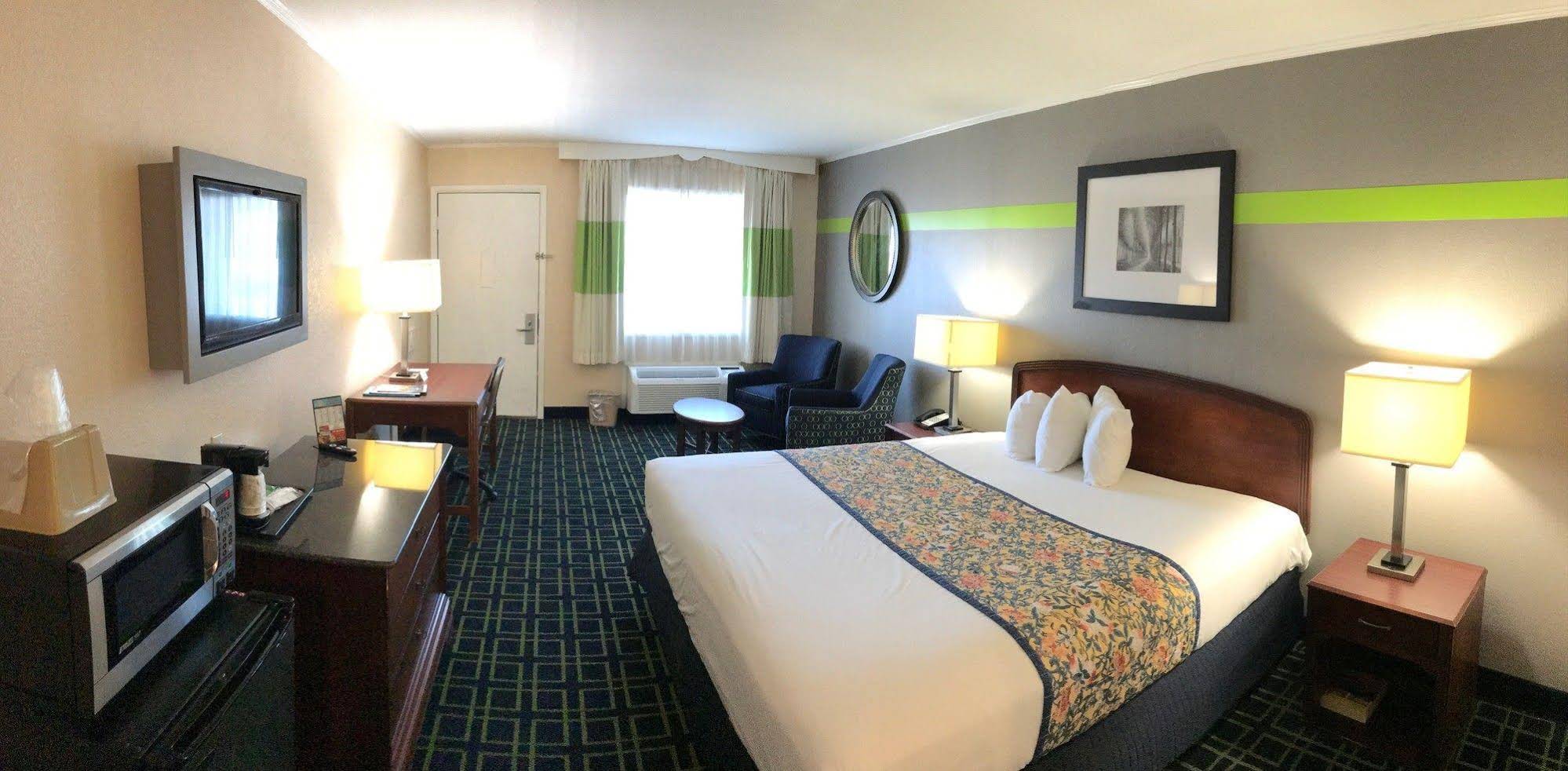 Magnuson Hotel Virginia Beach