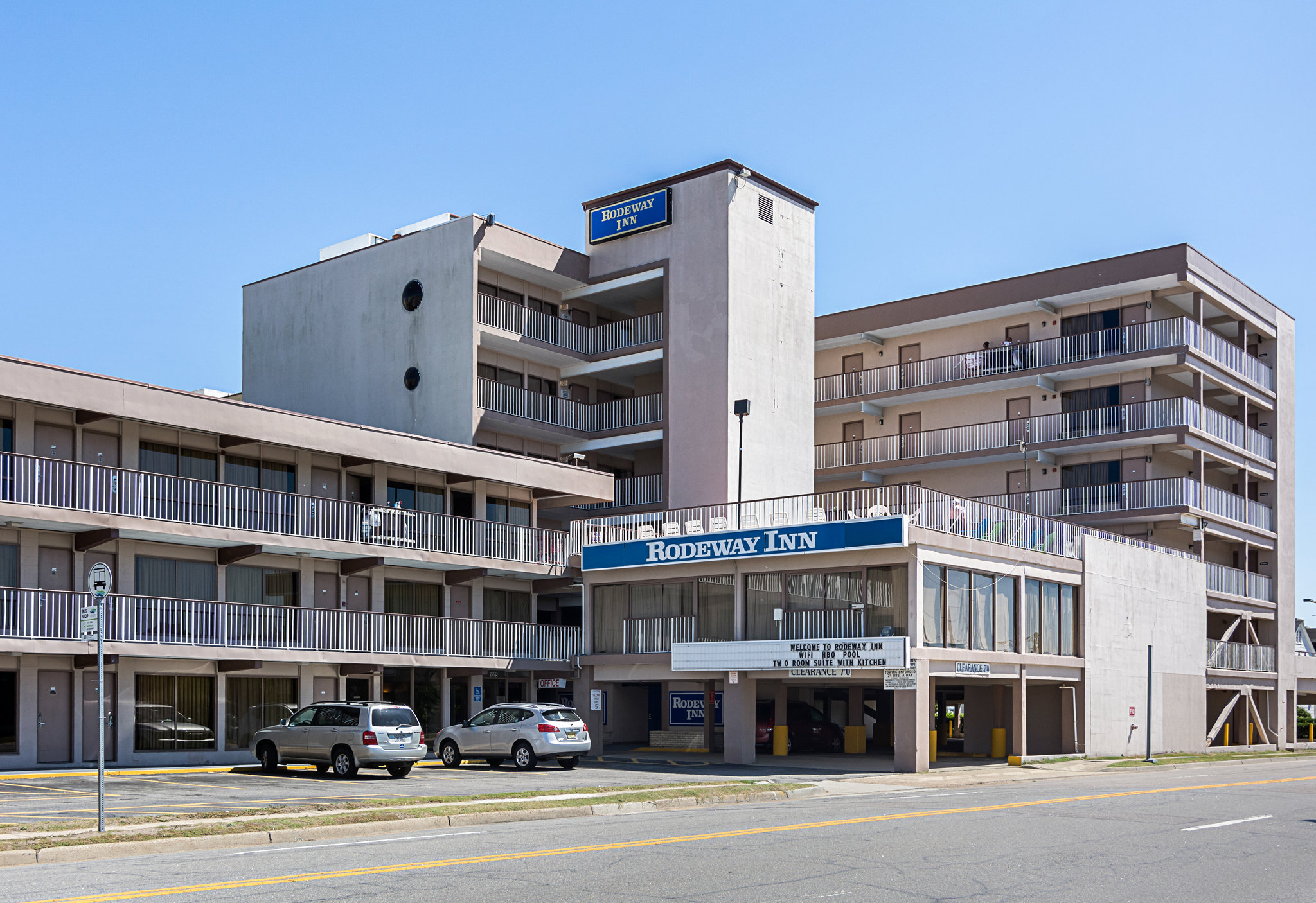 Red Roof PLUS & Suites Virginia Beach - Seaside