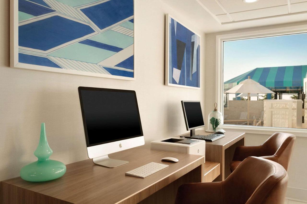 Surfbreak Oceanfront Hotel