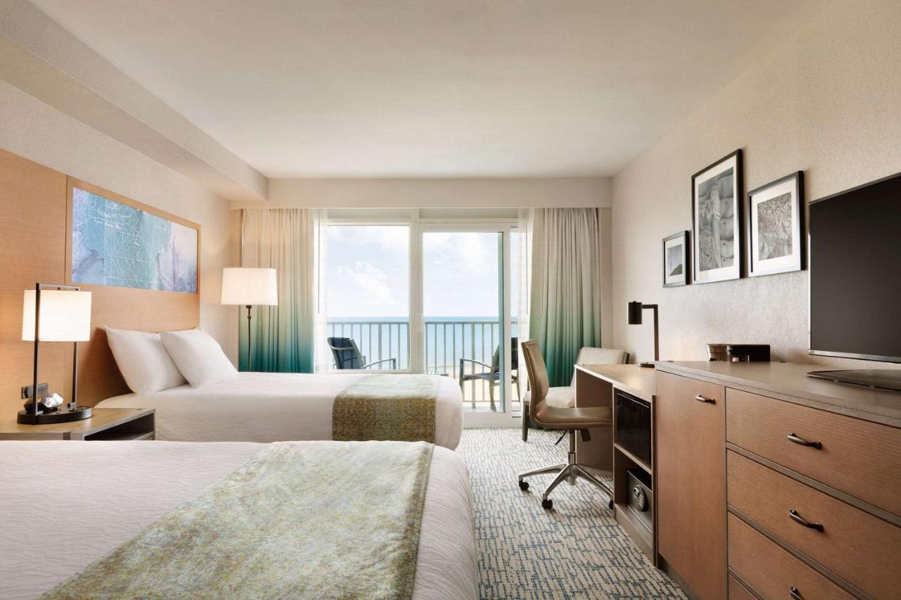 Surfbreak Oceanfront Hotel