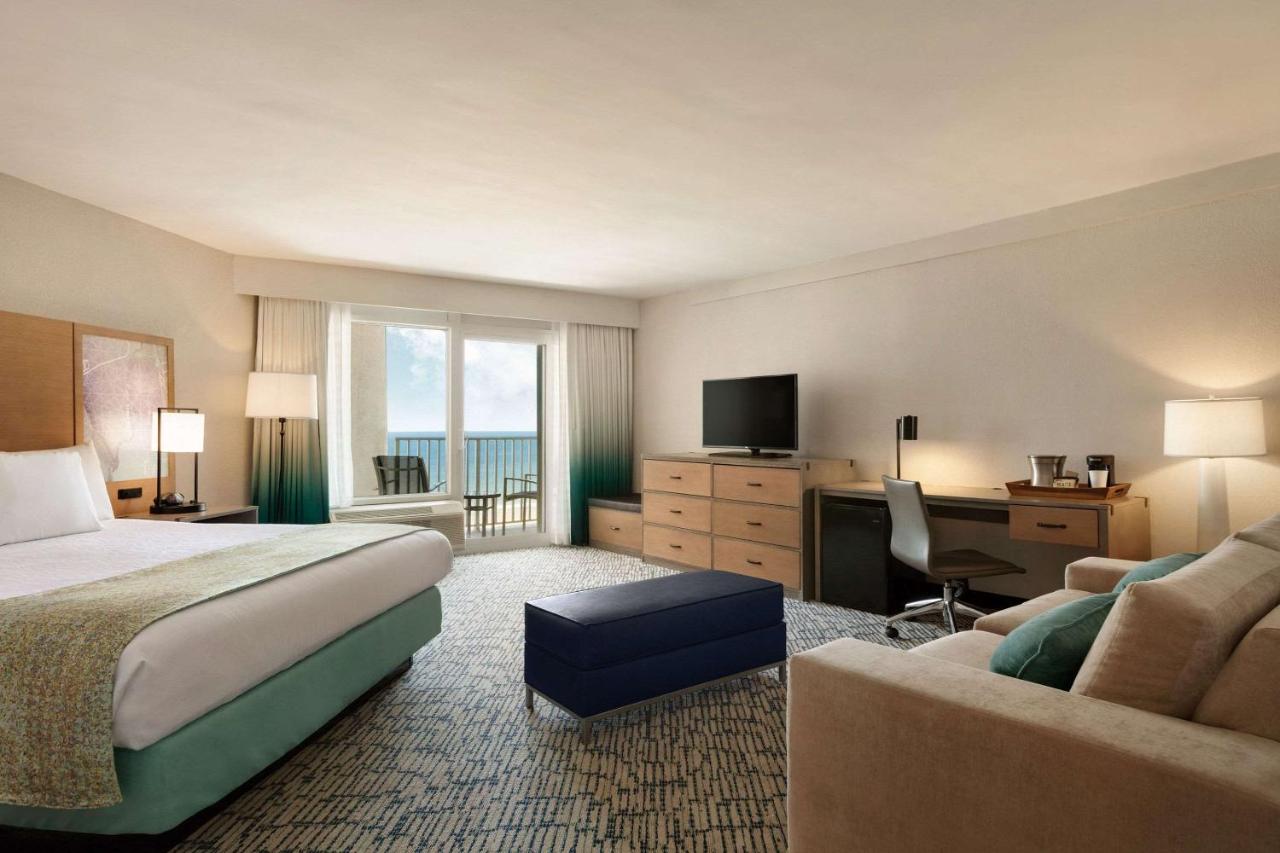 Surfbreak Oceanfront Hotel