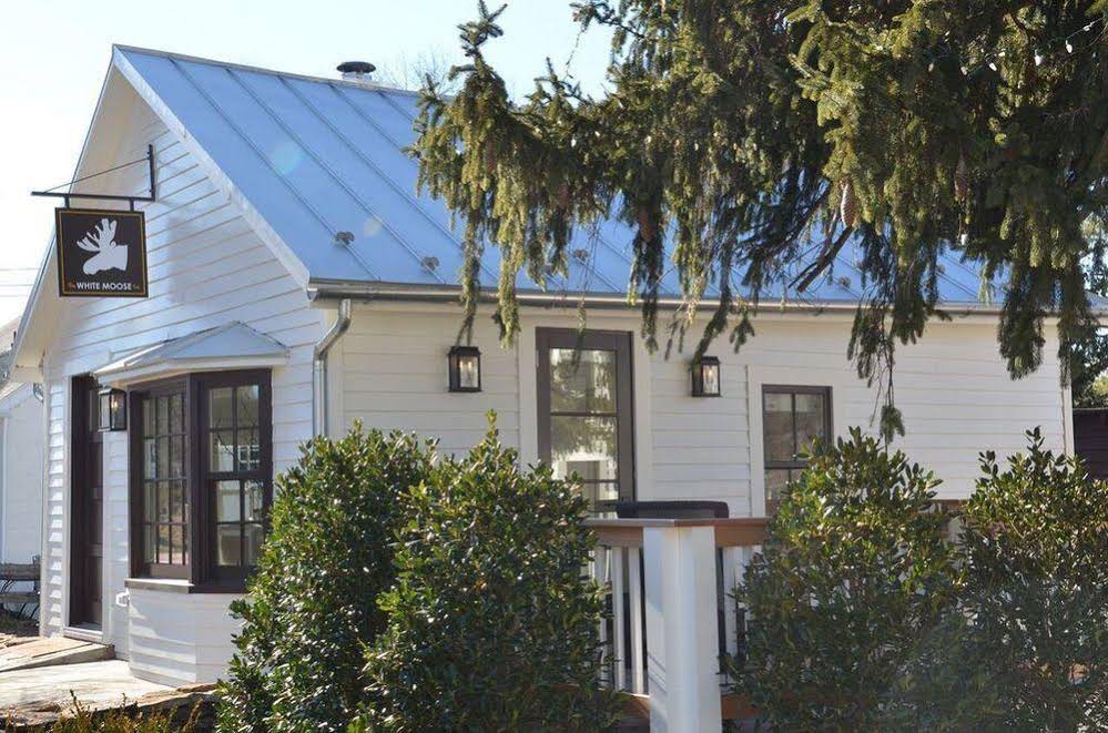 White Moose Inn