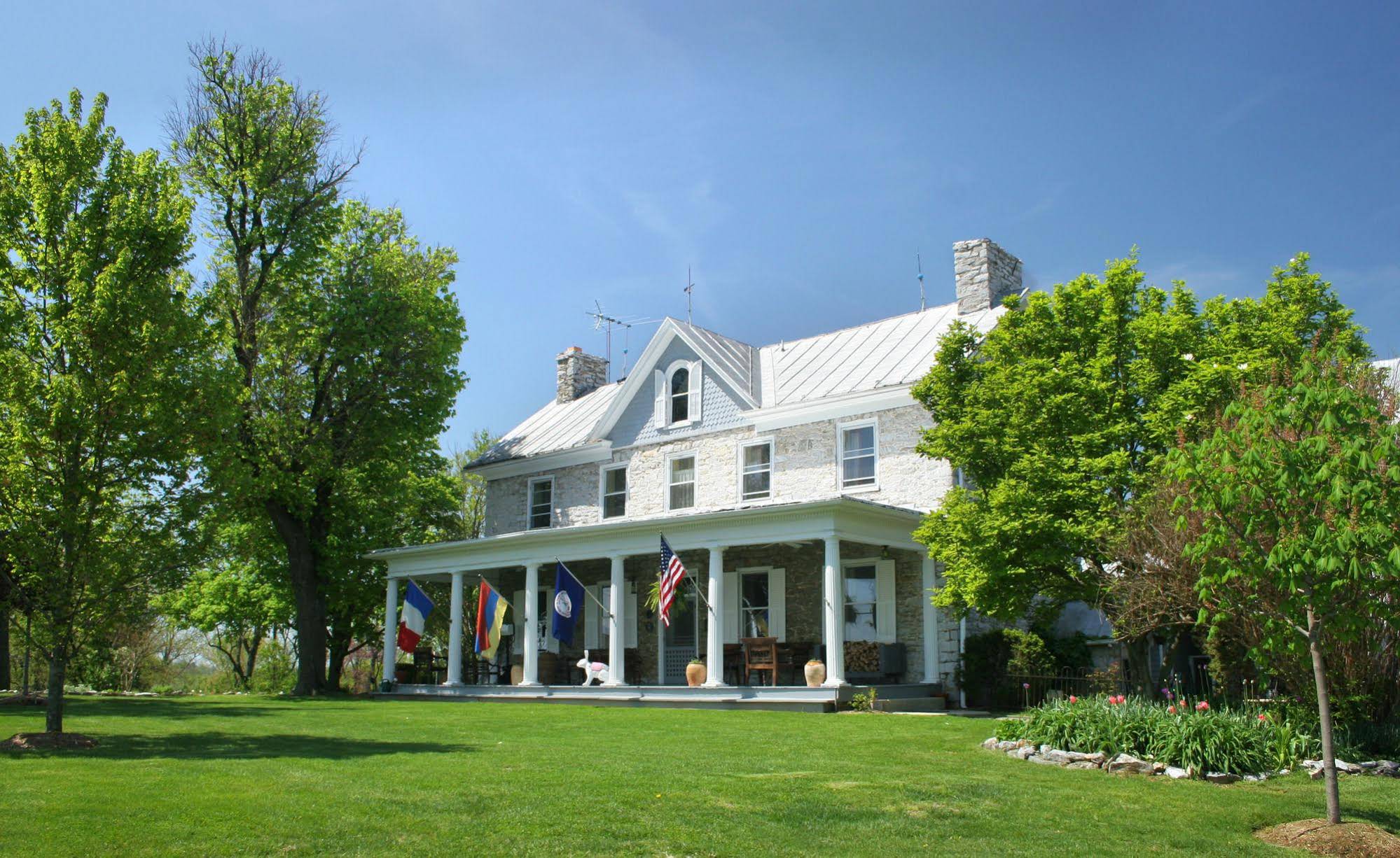 L'Auberge Provencale Bed & Breakfast