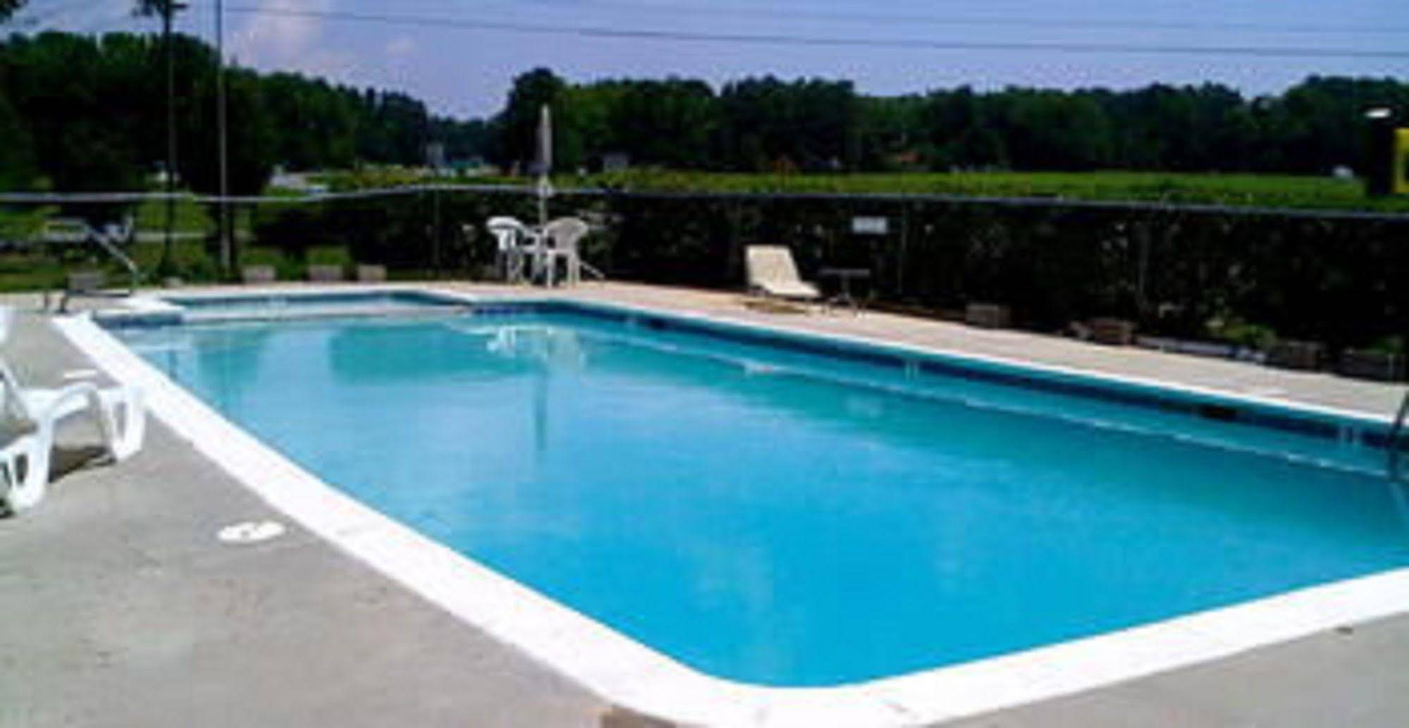 Whispering Pines Motel