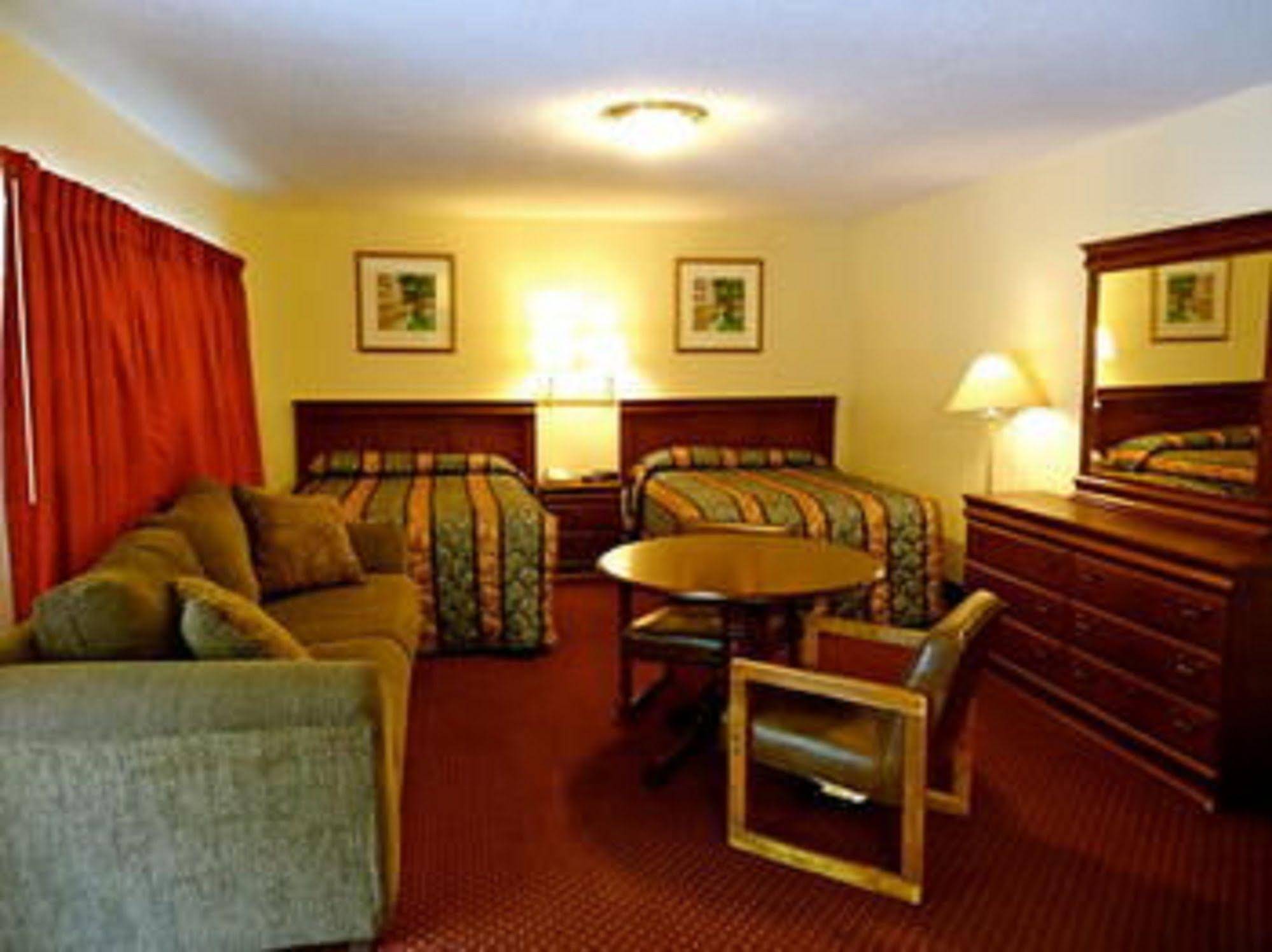 Whispering Pines Motel