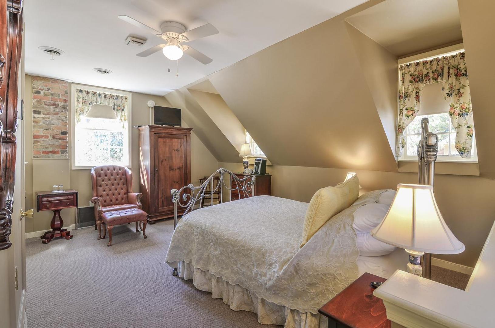 Cedars of Williamsburg Bed & Breakfast