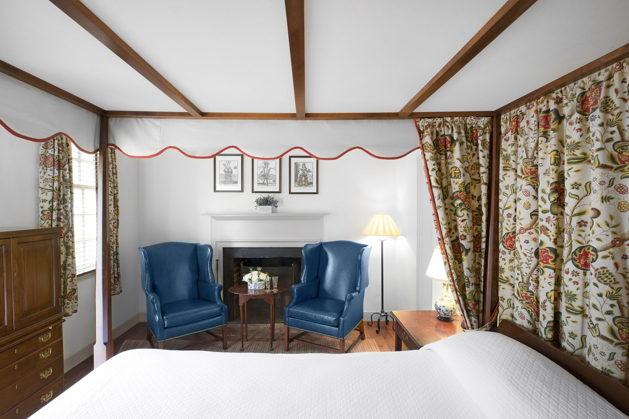 Colonial Houses, an official Colonial Williamsburg Hotel