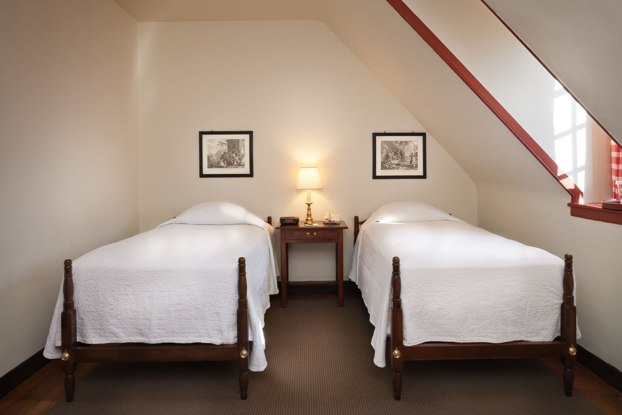 Colonial Houses, an official Colonial Williamsburg Hotel