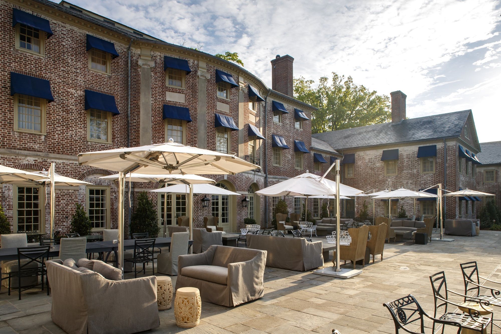 Colonial Houses, an official Colonial Williamsburg Hotel