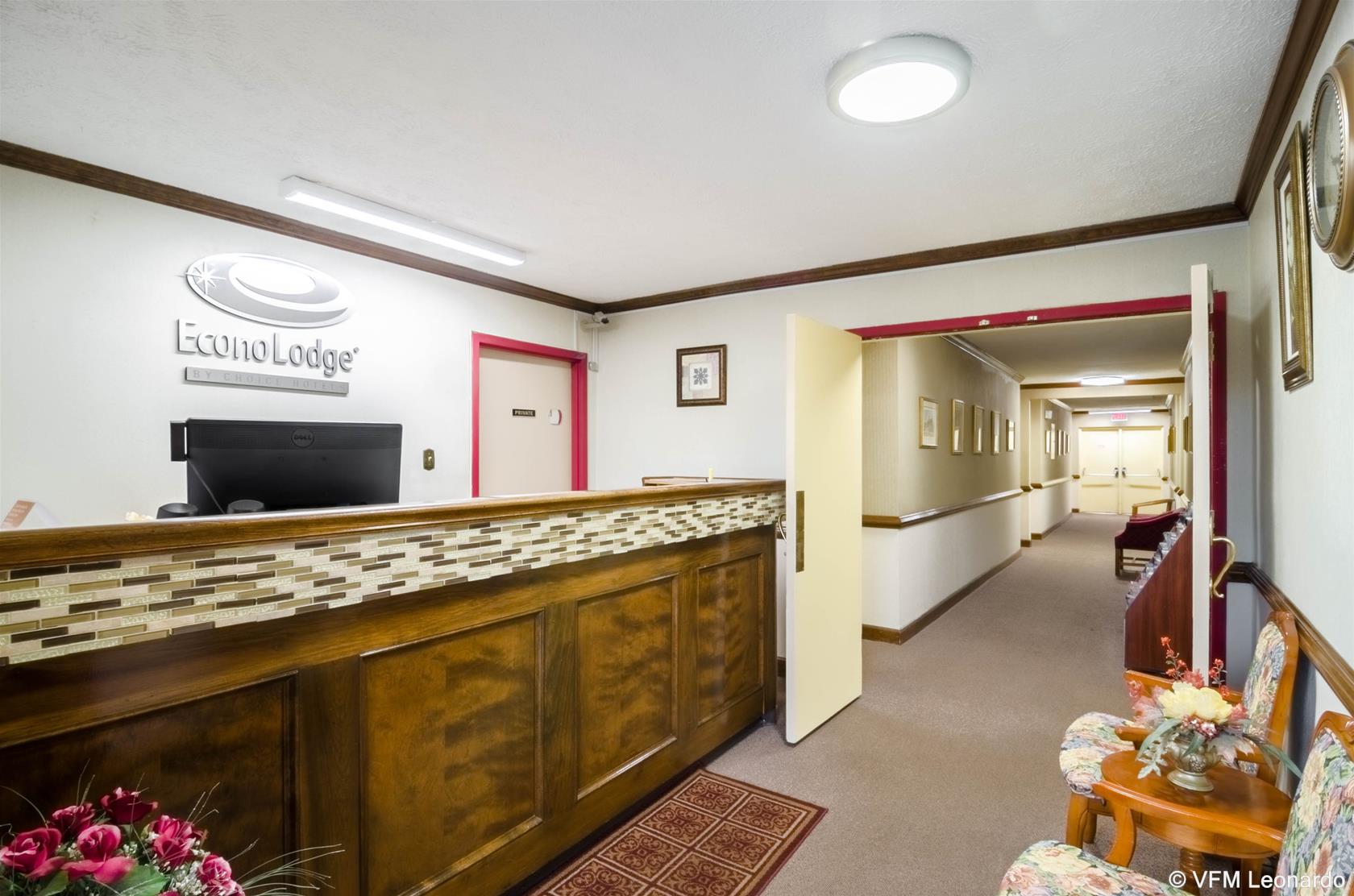 Econo Lodge Colonial