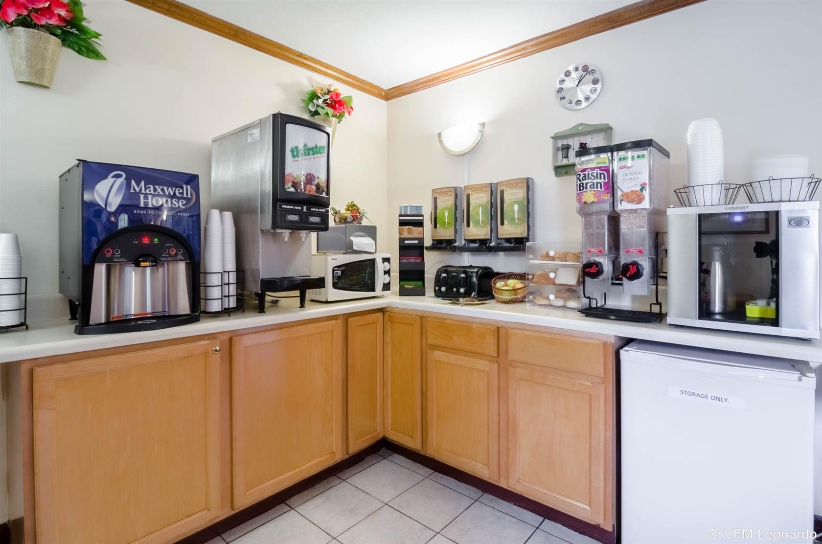 Econo Lodge Colonial