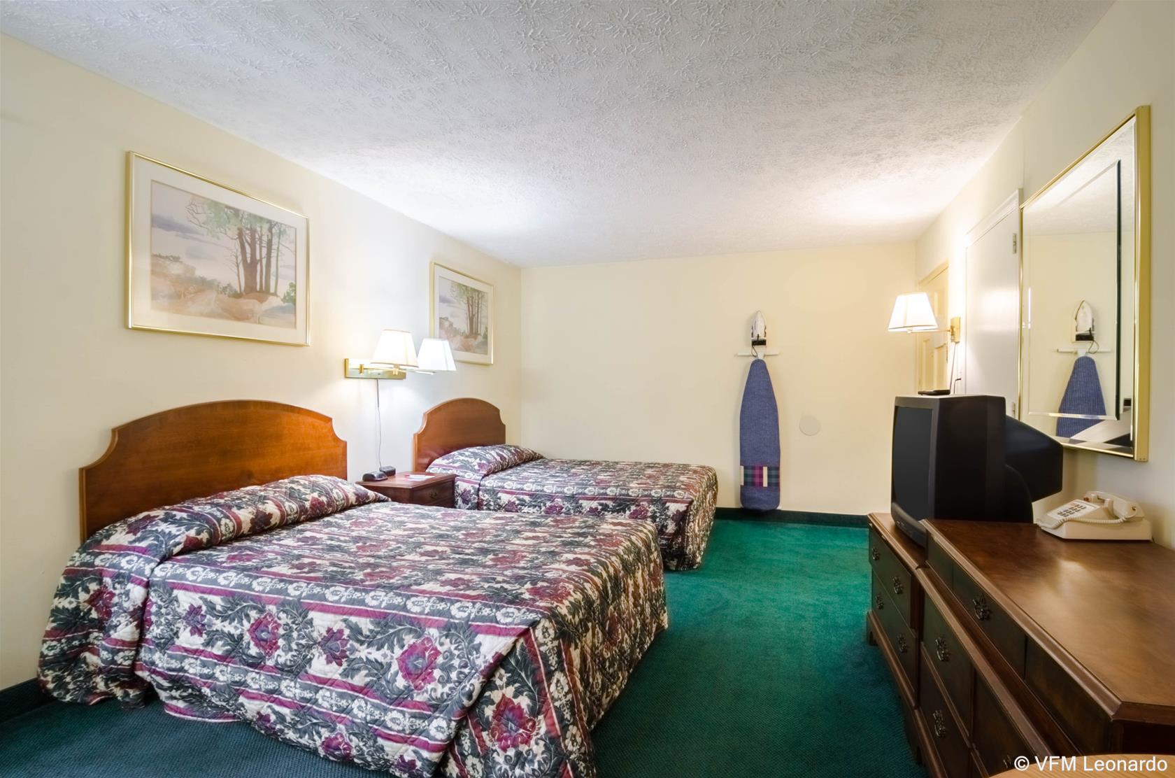 Econo Lodge Colonial