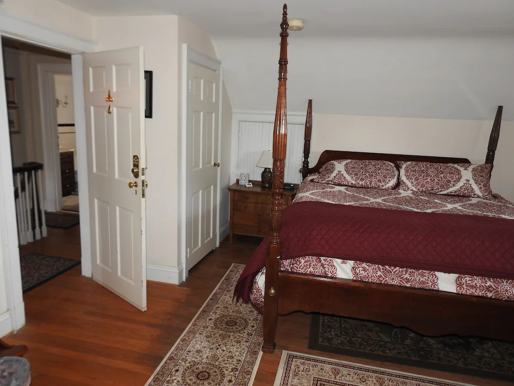 Magnolia Manor Bed and Breakfast Inn