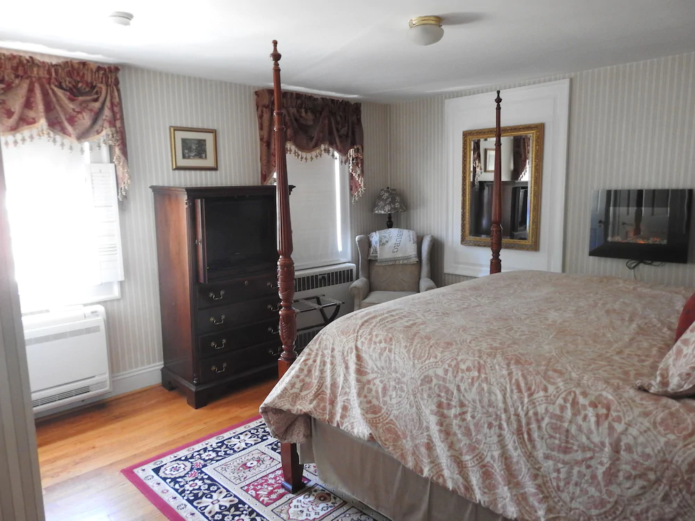 Magnolia Manor Bed and Breakfast Inn
