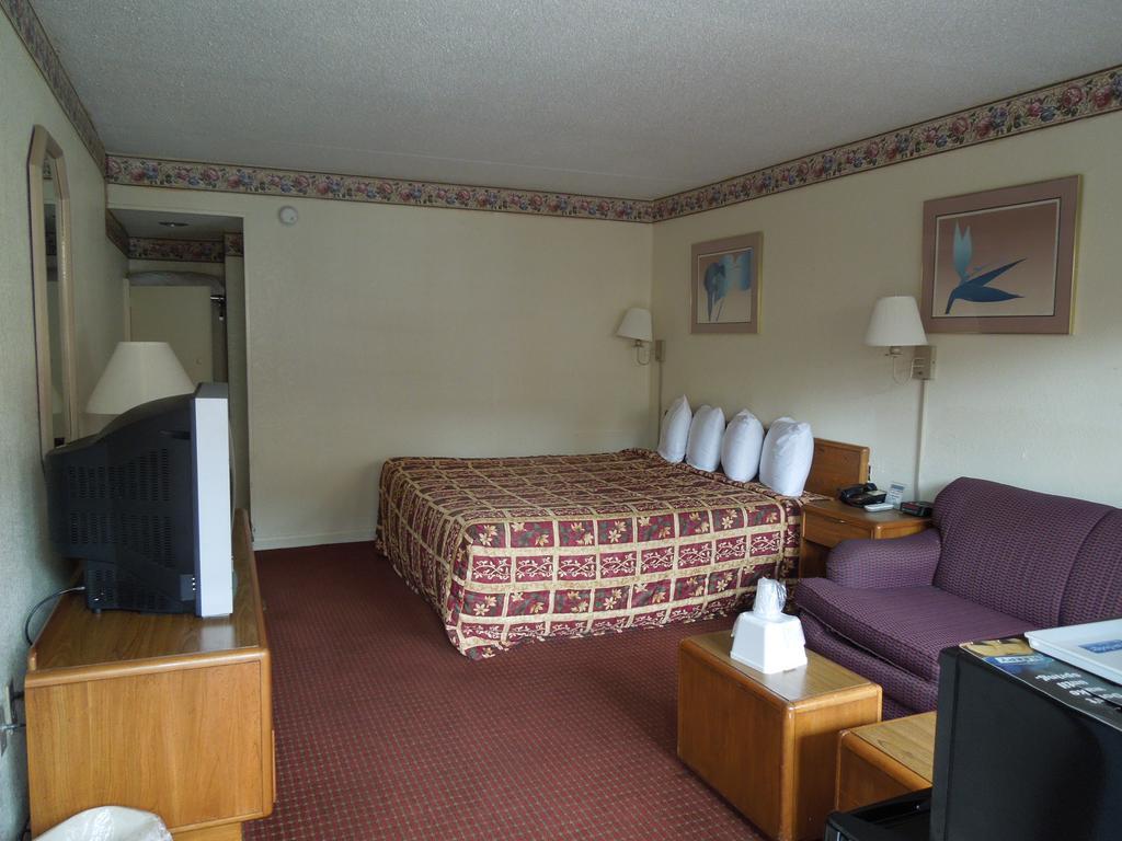 Capt. John Smith Inn