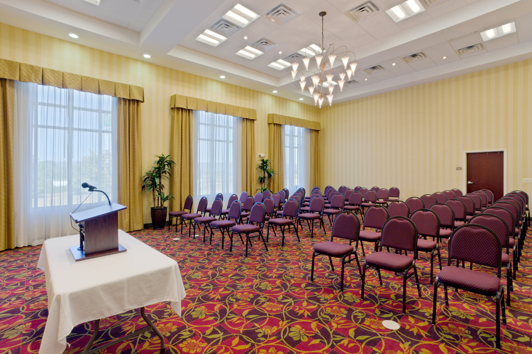 Holiday Inn Express Woodstock-Shenandoah Valley