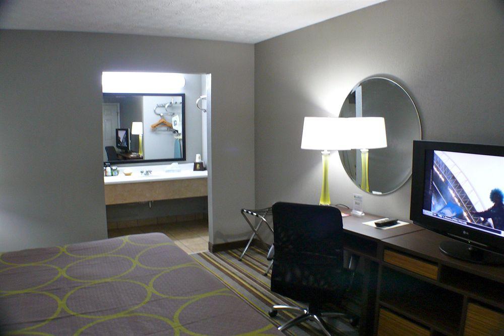 Super 8 by Wyndham Wytheville