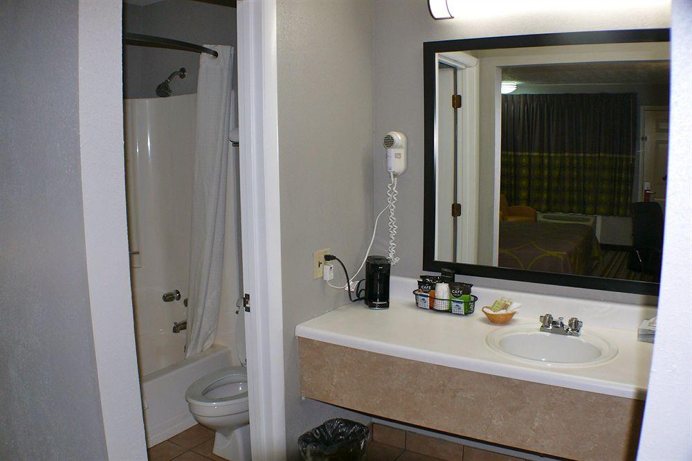 Super 8 by Wyndham Wytheville