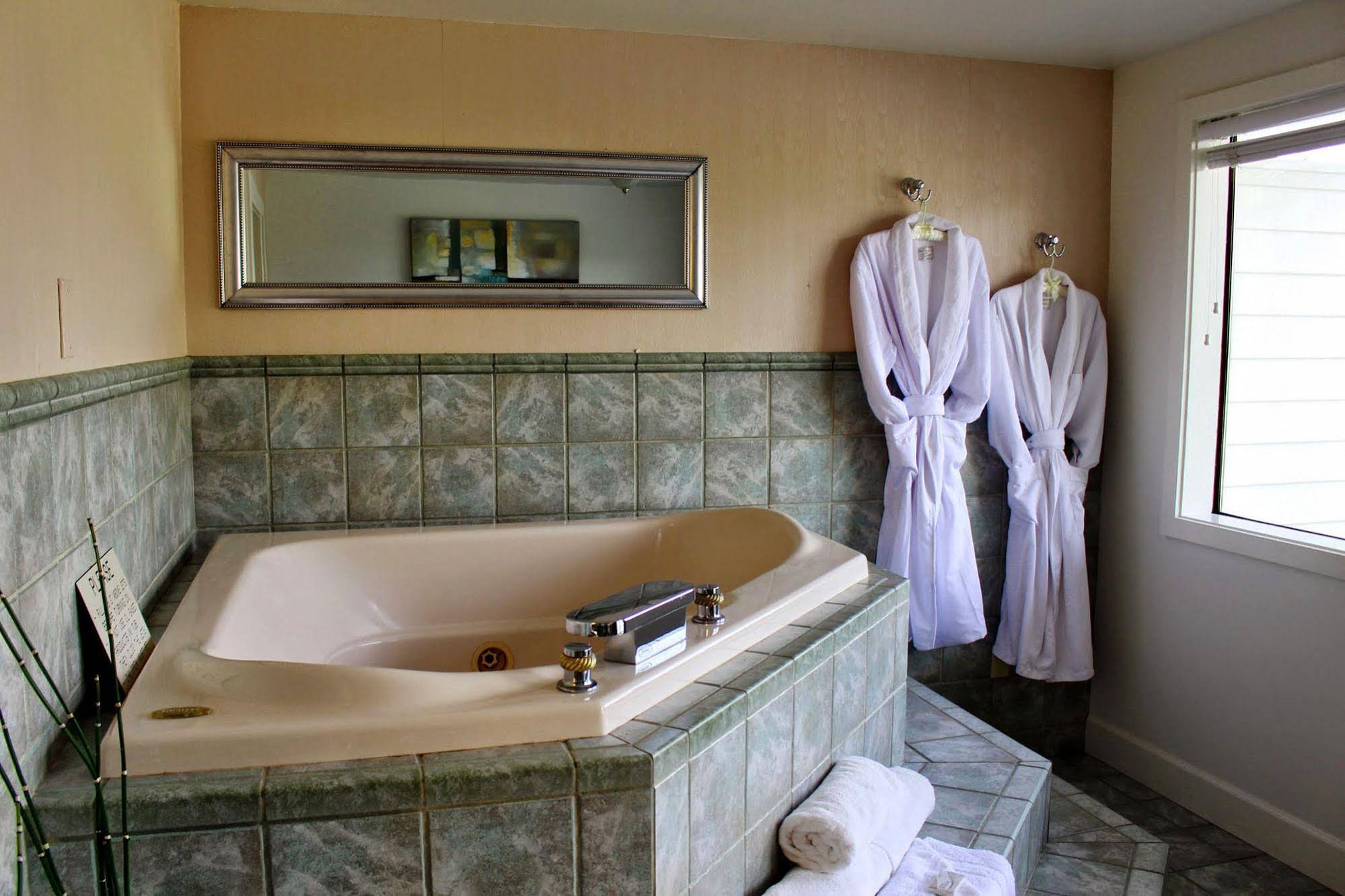 Anacortes Ship Harbor Inn