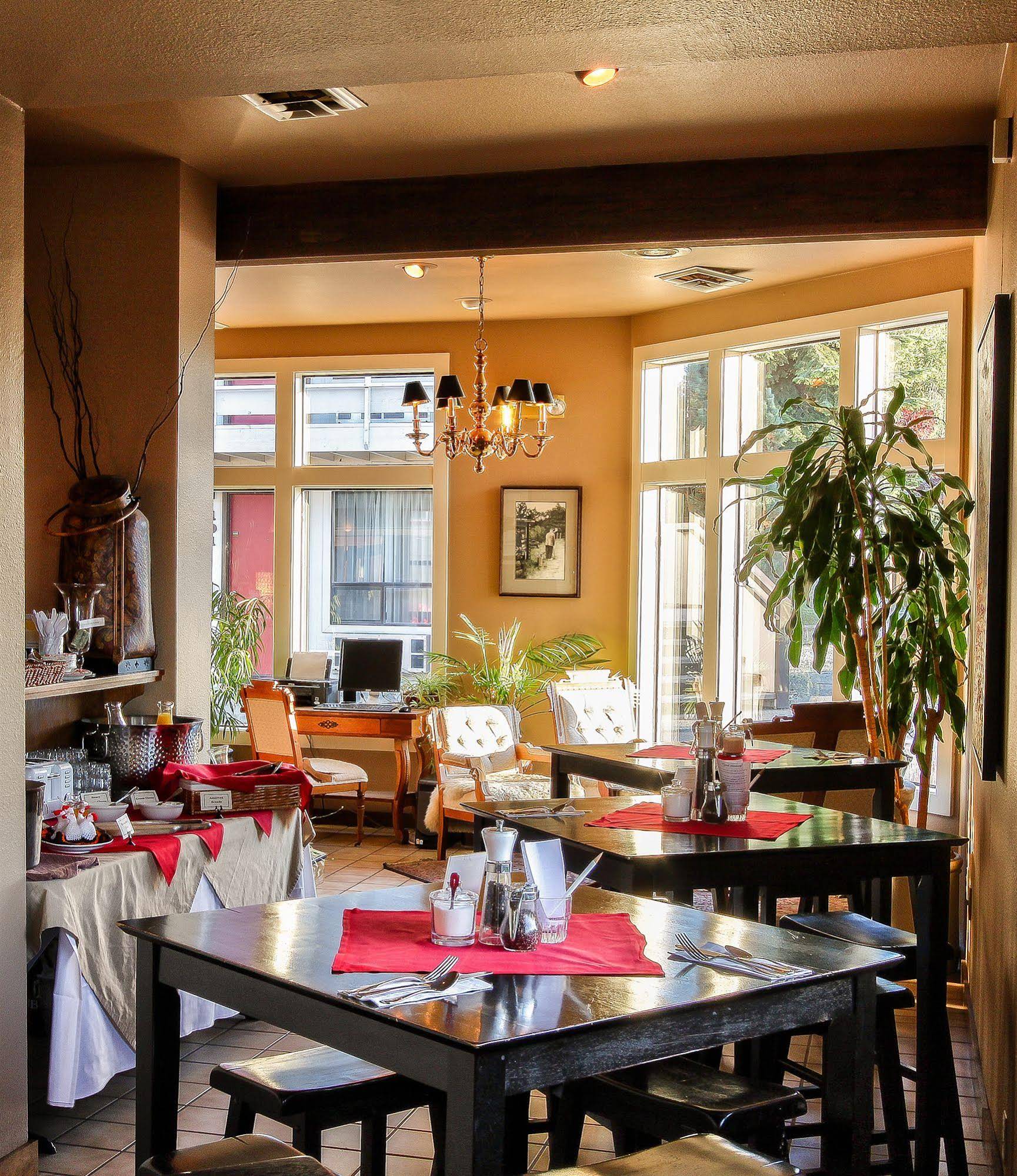 Islands Inn