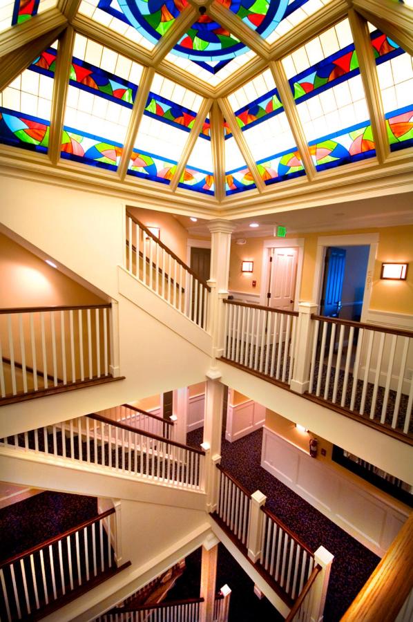 Majestic Inn & Spa