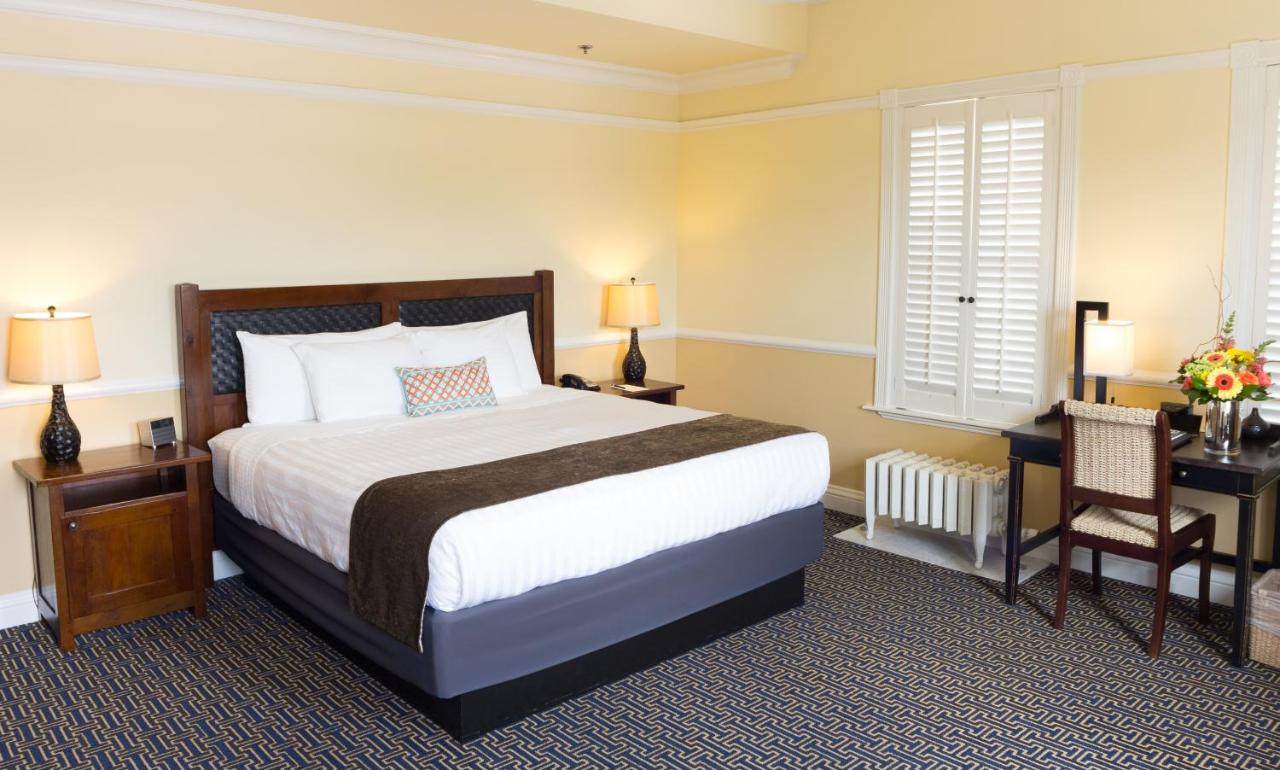 Majestic Inn & Spa