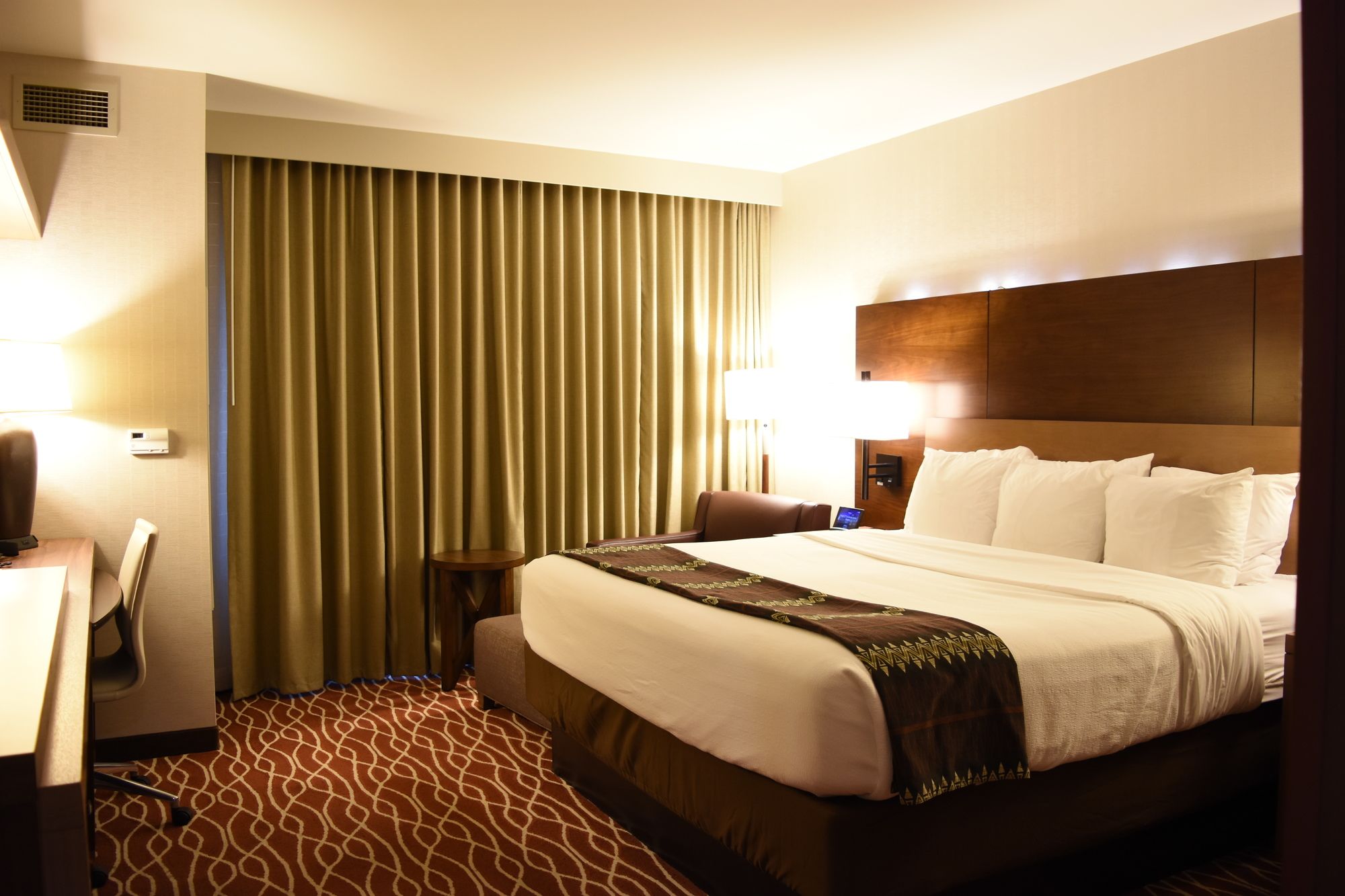 Angel of the Winds Casino Hotel
