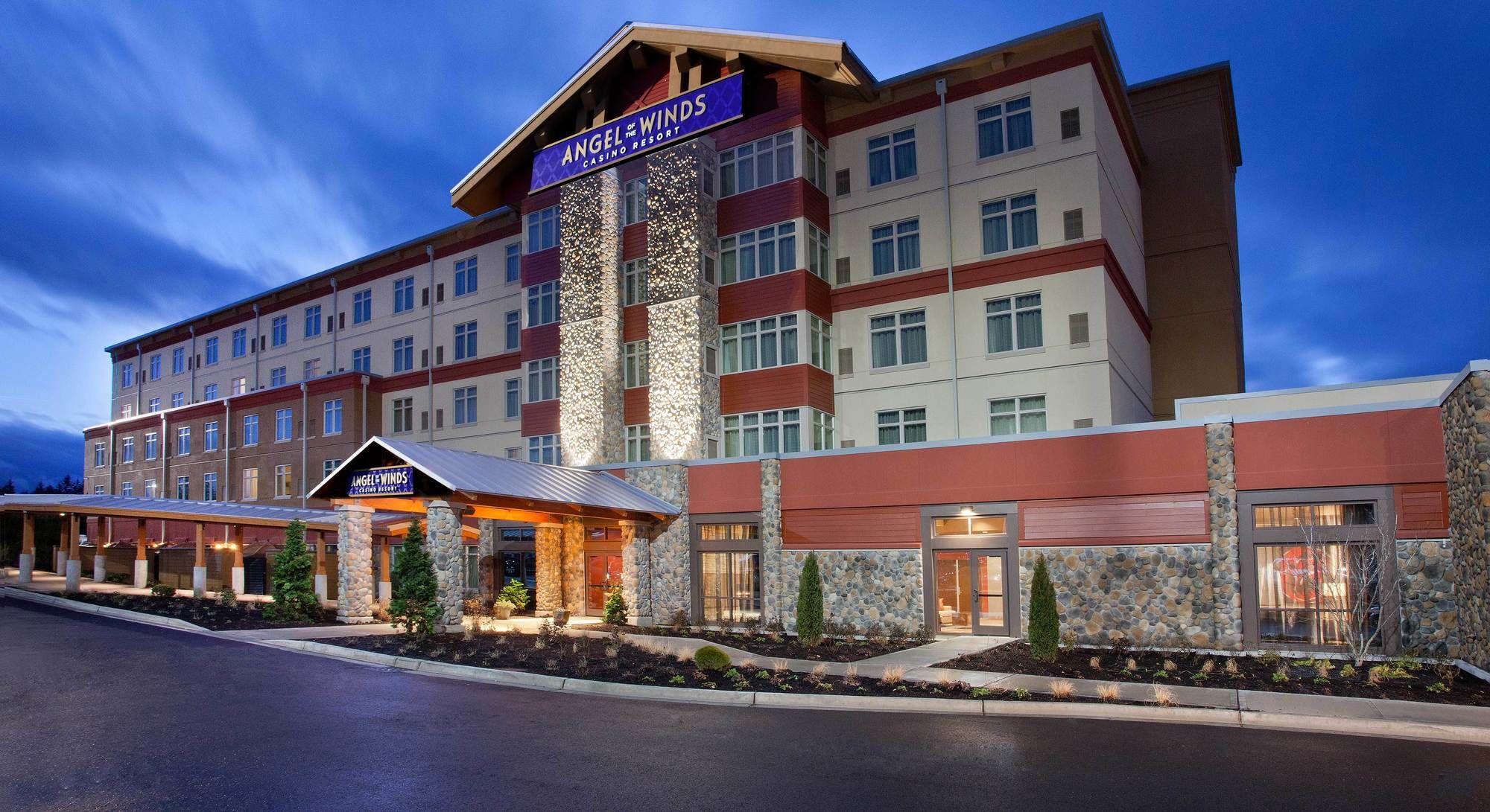 Angel of the Winds Casino Hotel