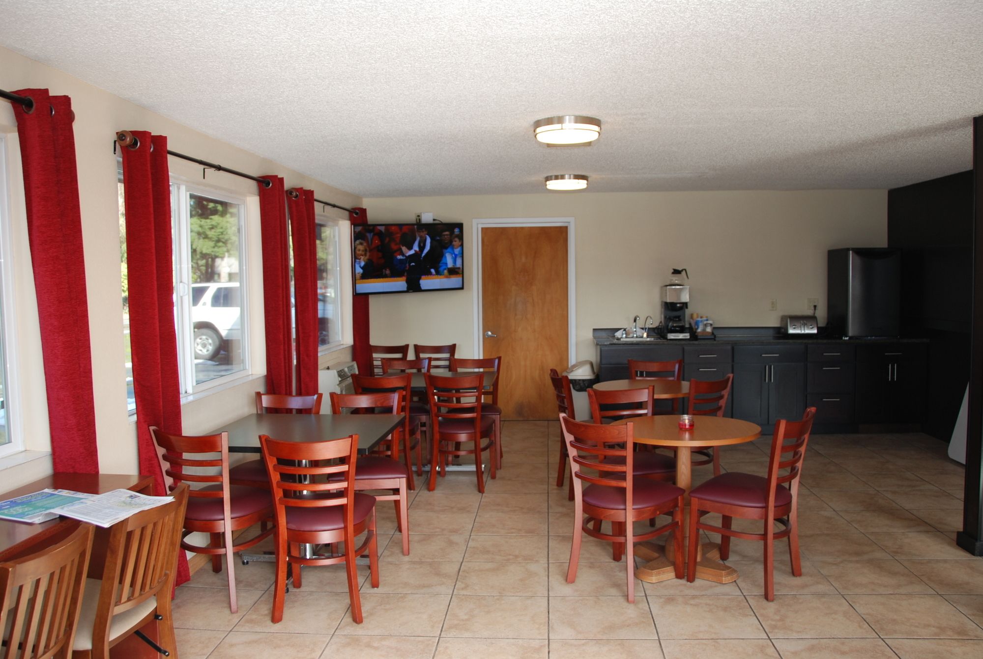 Smokey Point Motor Inn