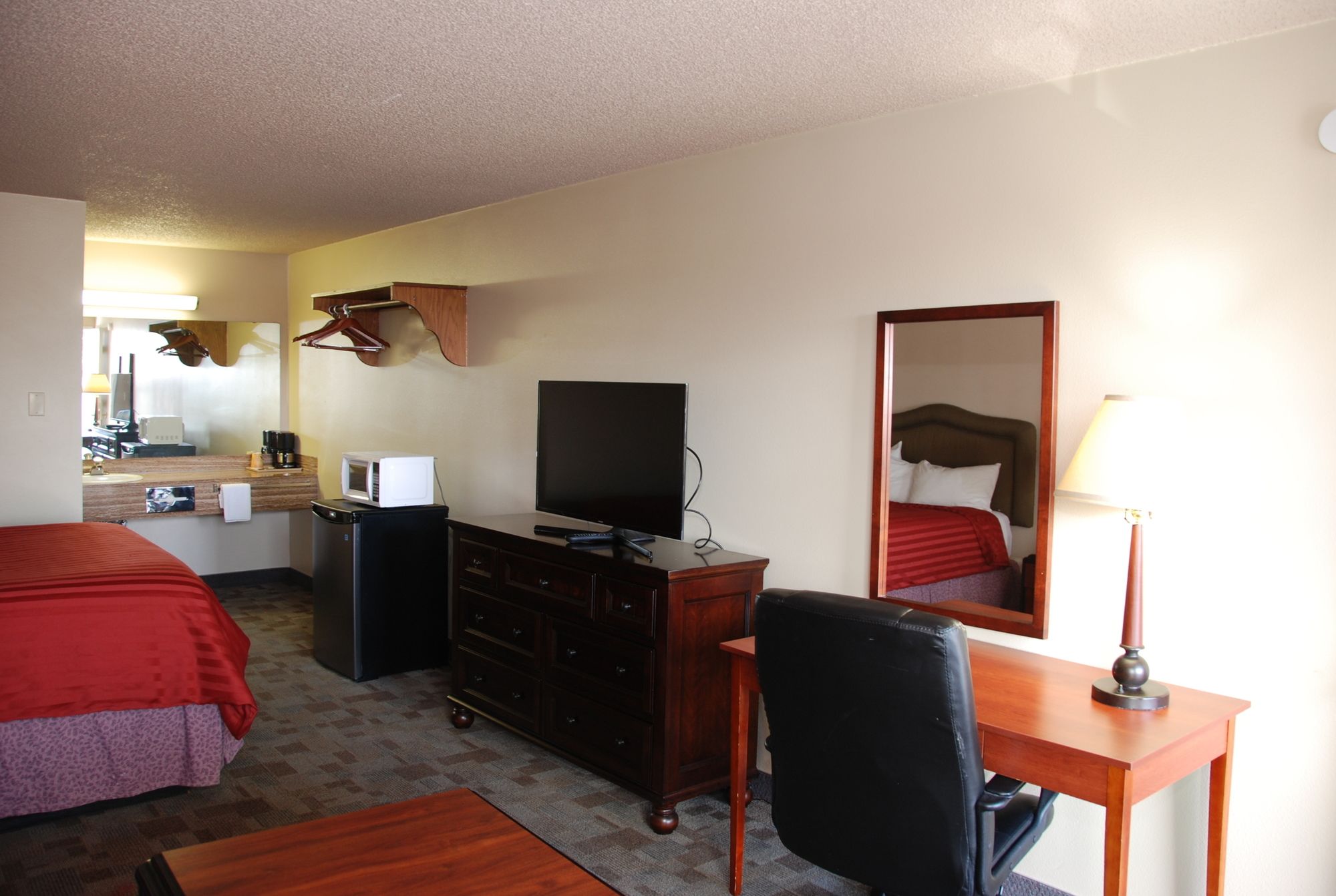 Smokey Point Motor Inn