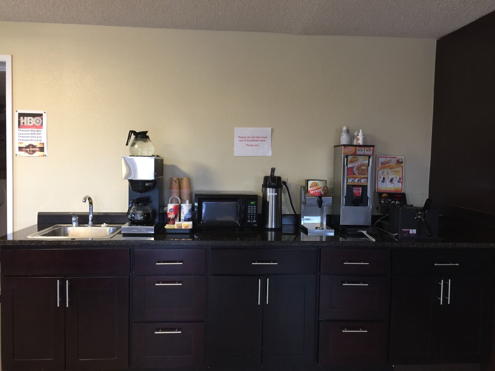 Smokey Point Motor Inn