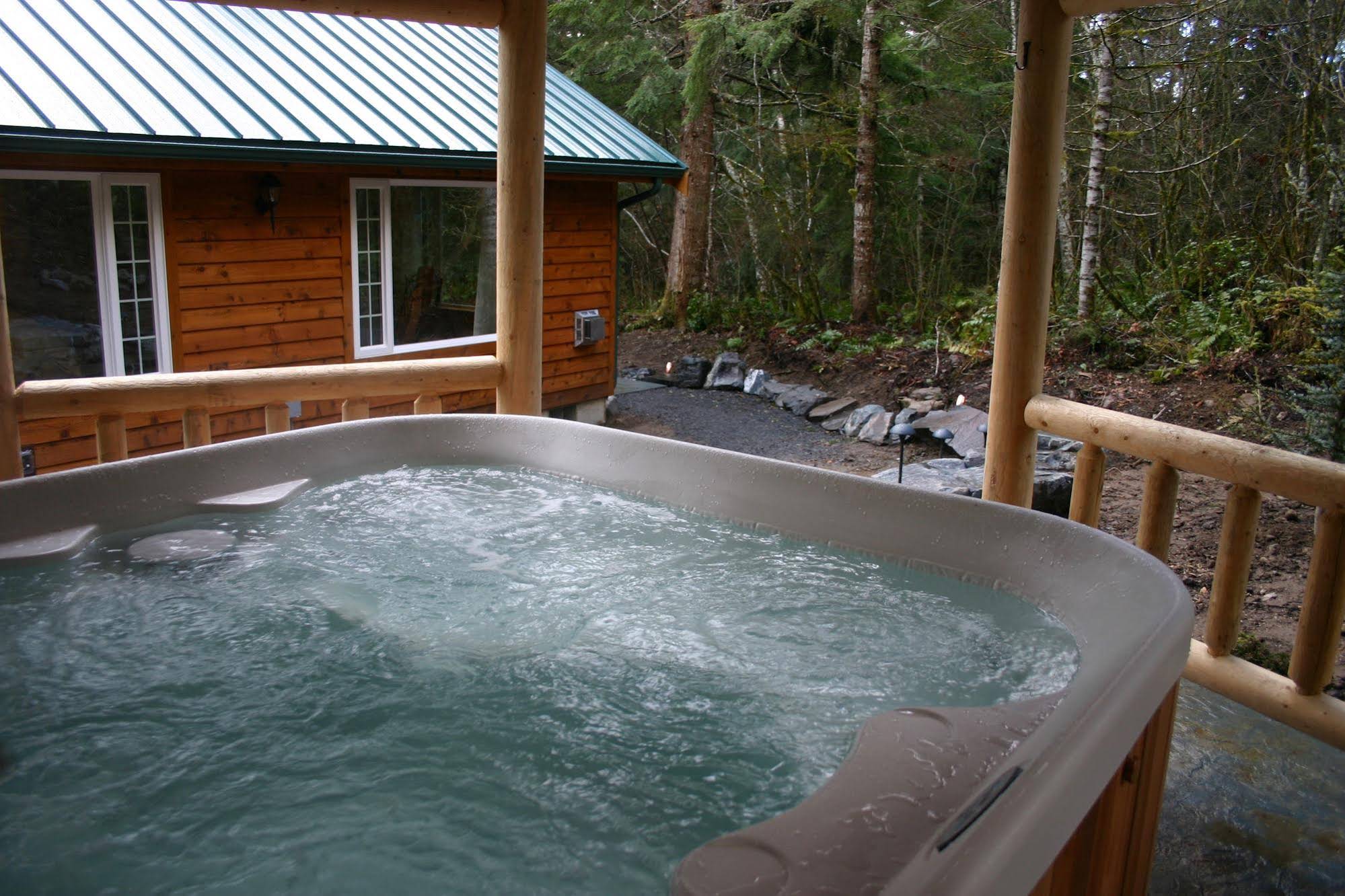 Copper Creek Inn, Cabins and Lodge