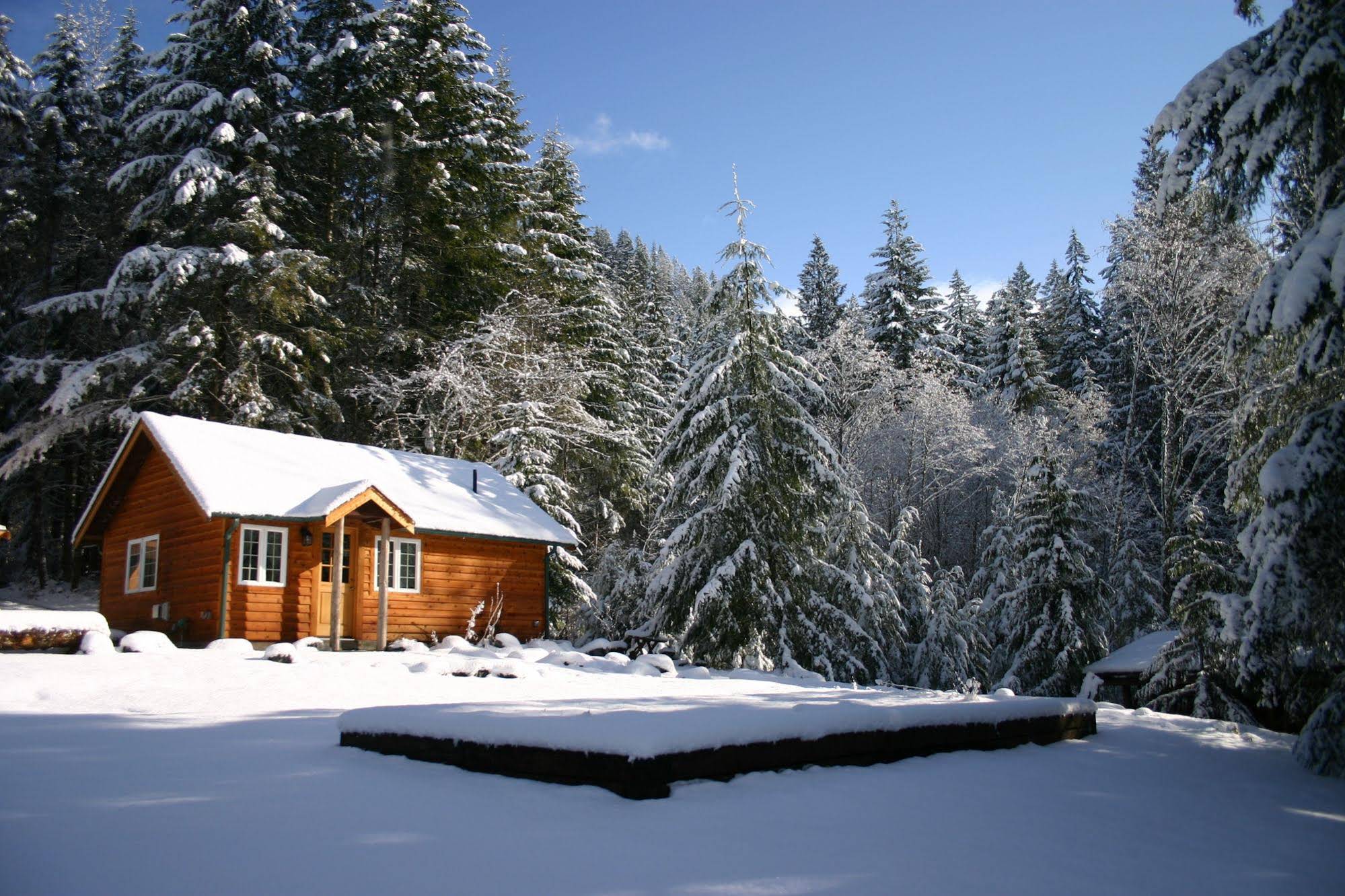 Copper Creek Inn, Cabins and Lodge