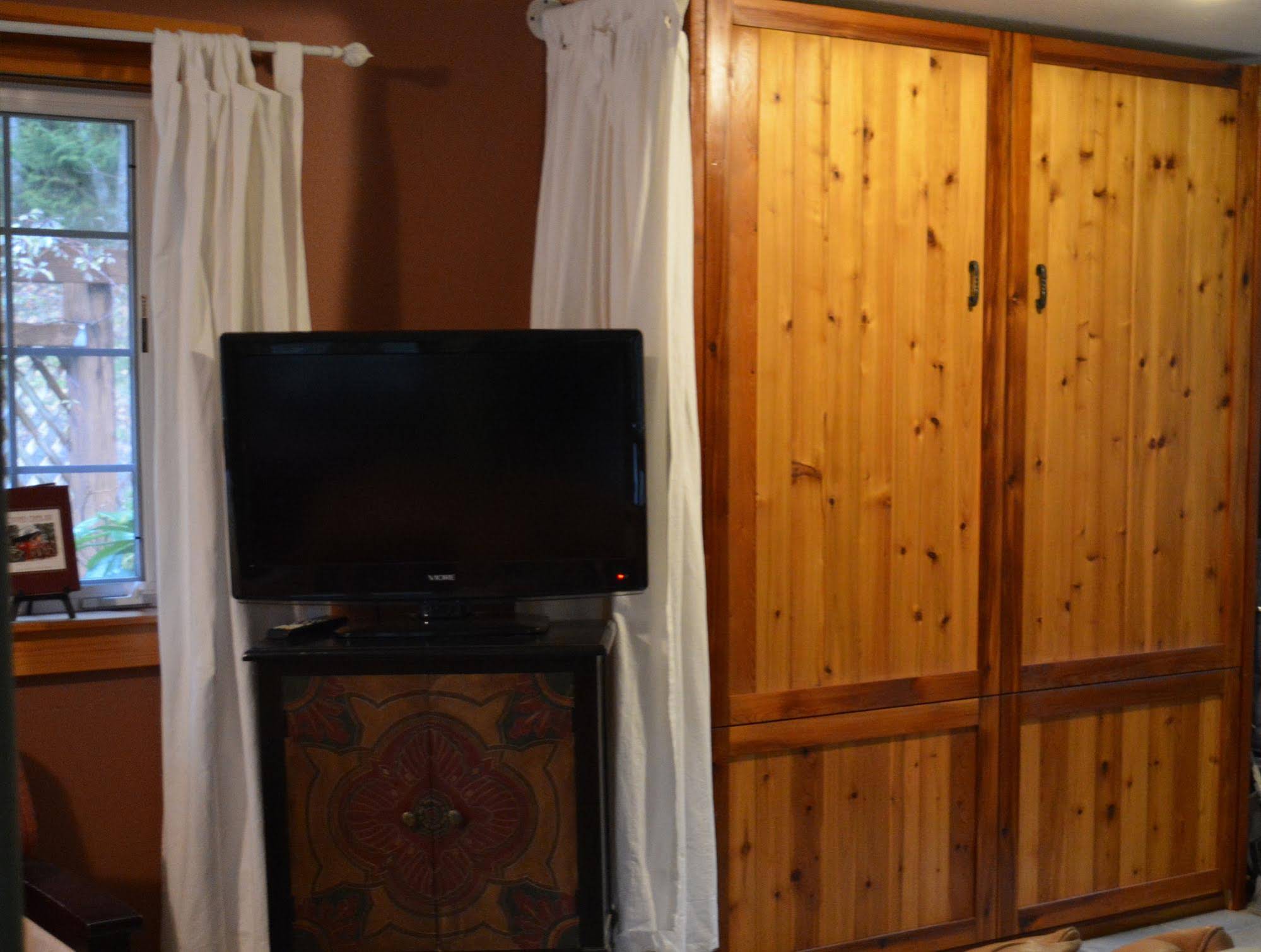 Copper Creek Inn, Cabins and Lodge